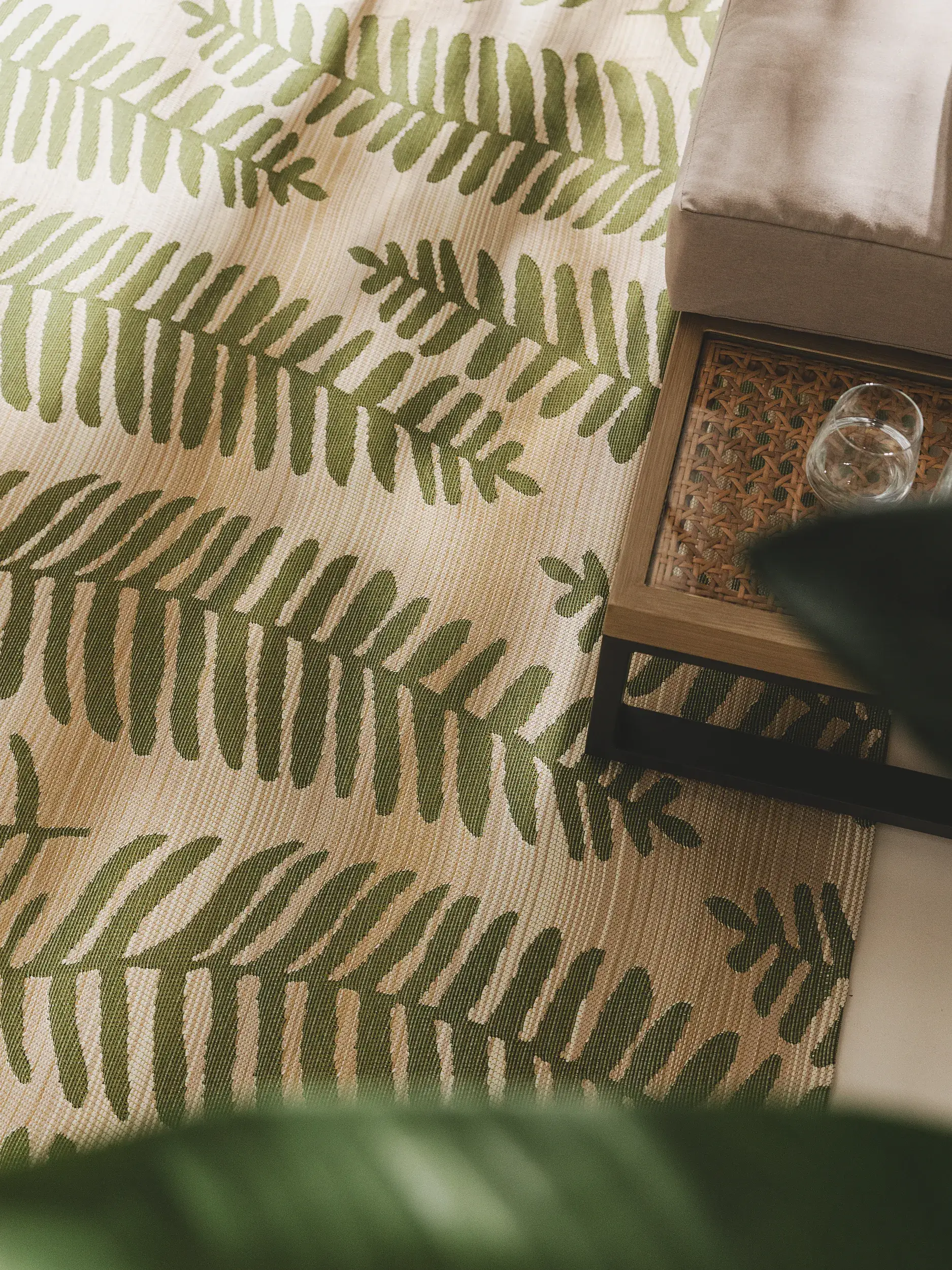 Vloerkleed Artis van 76% Polypropyleen, 23% Polyester, 1% Latex in Groen van benuta nest