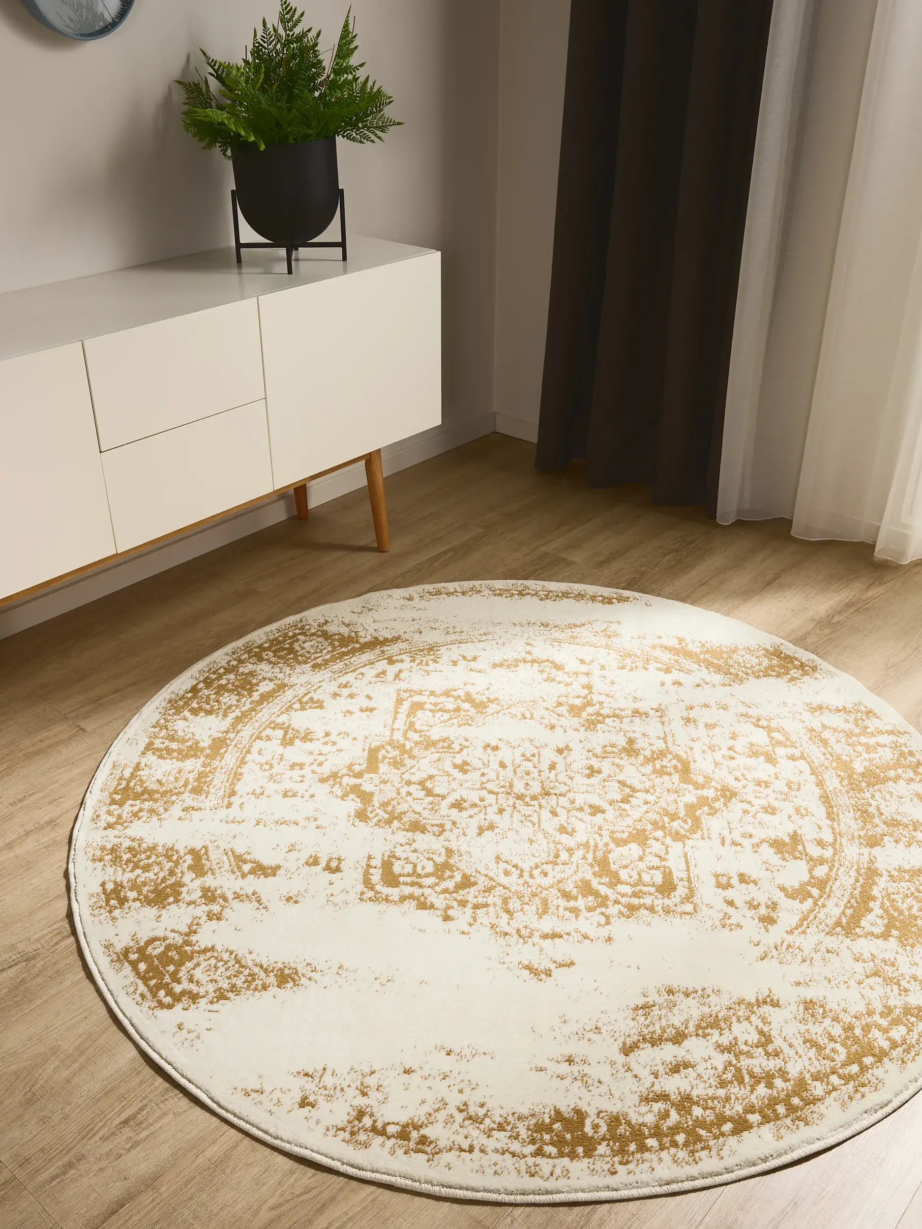 Rug made of 100% Polypropylen in Beige with a 100% Polypropylen high pile by benuta Basic