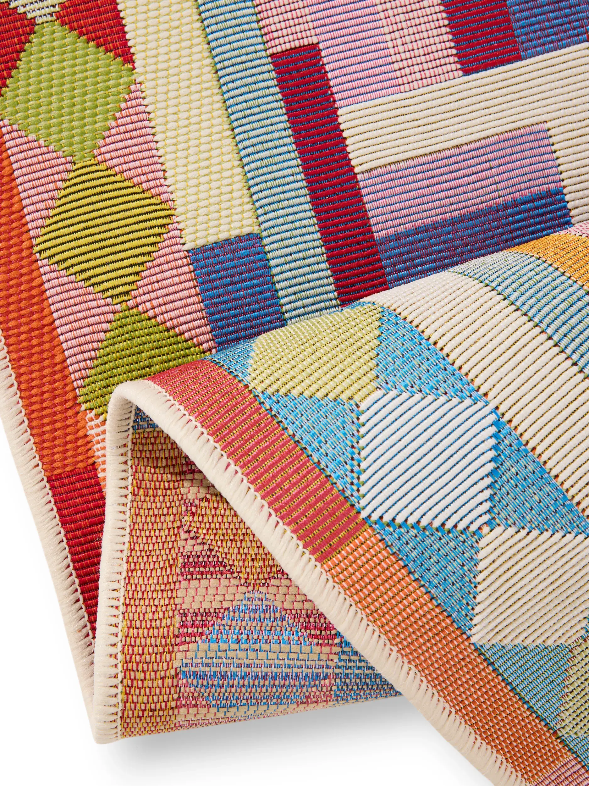 Teppich aus 76% Polypropylen, 23% Polyester, 1% Latex in Multicolor mit 76% Polypropylen, 23% Polyester, 1% Latex hohem Flor von benuta Pop