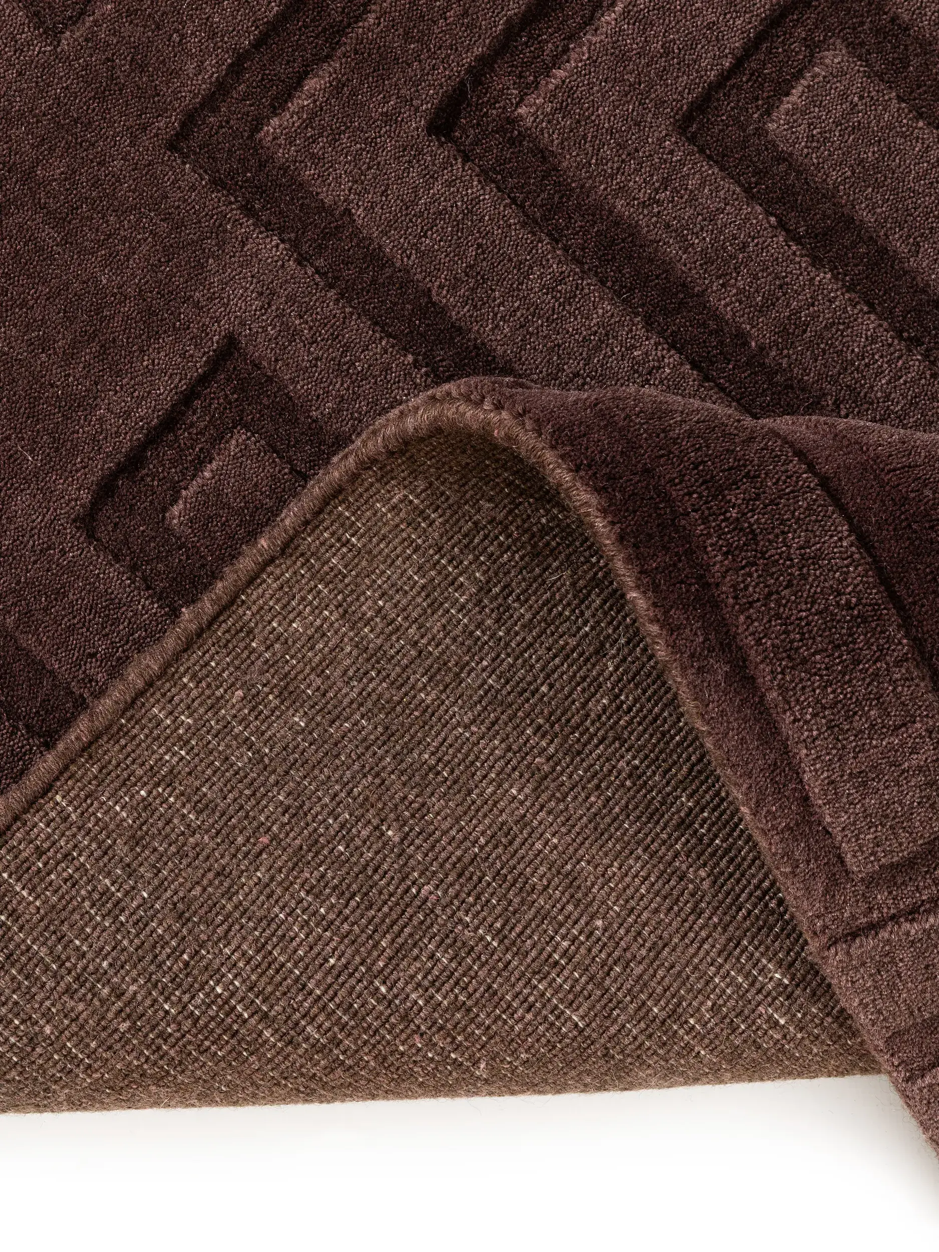 Teppich aus 50% Wolle, 50% Viskose in Rot mit 50% Wolle, 50% Viskose hohem Flor von benuta Finest