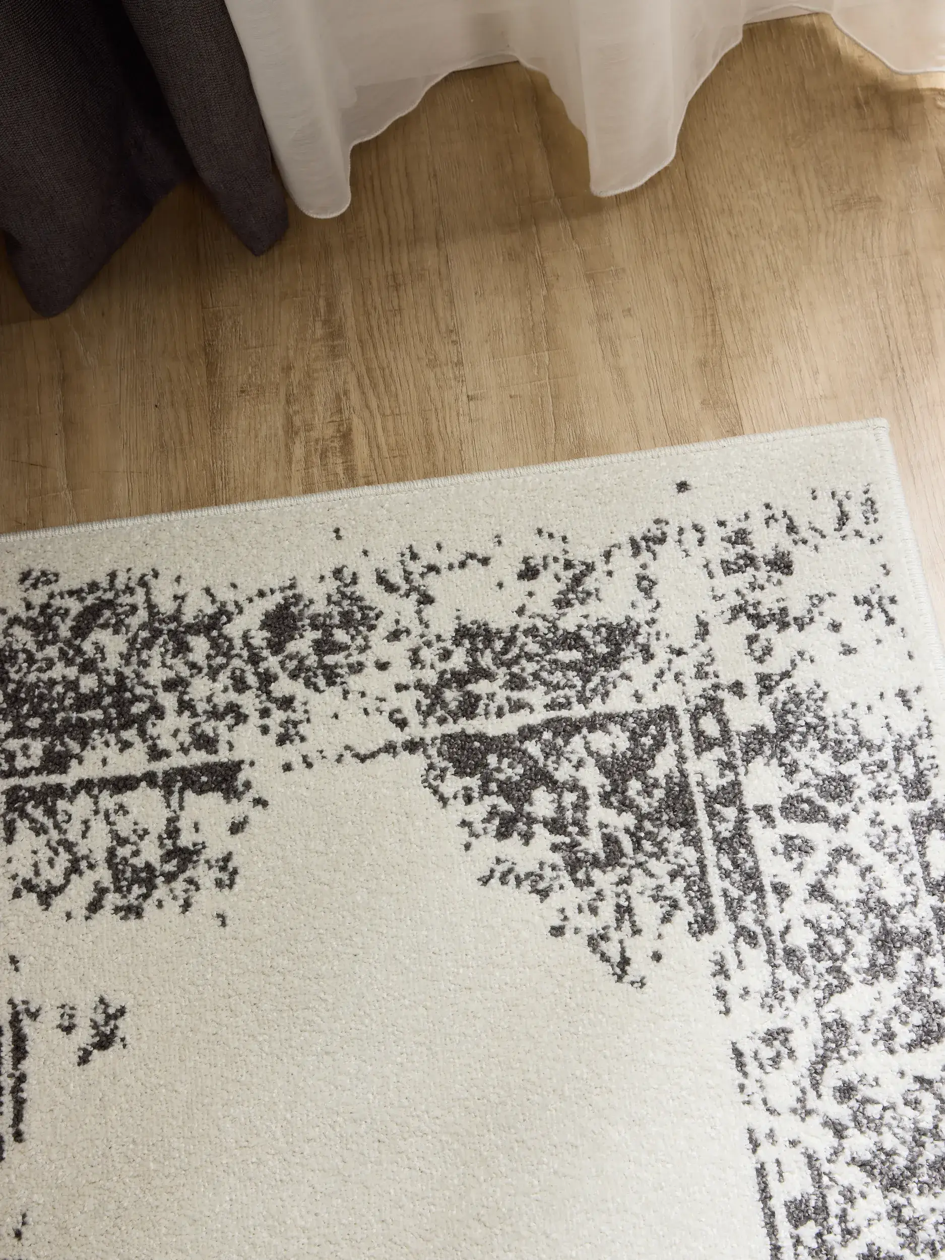 Rug made of 100% Polypropylen in Beige with a 100% Polypropylen high pile by benuta Basic