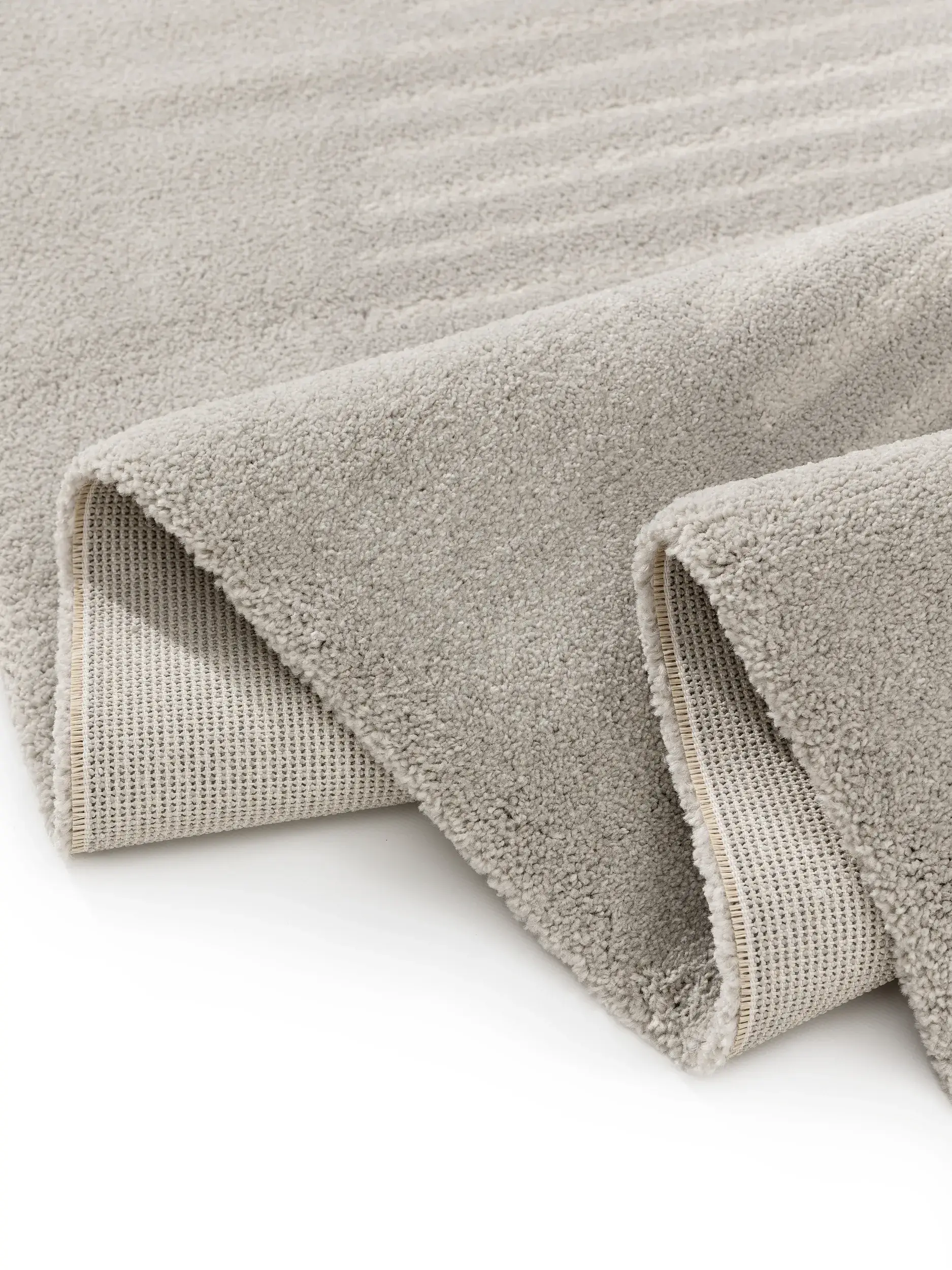 Rug made of 100% Polypropylen in Grau with a 100% Polypropylen high pile by benuta Nest