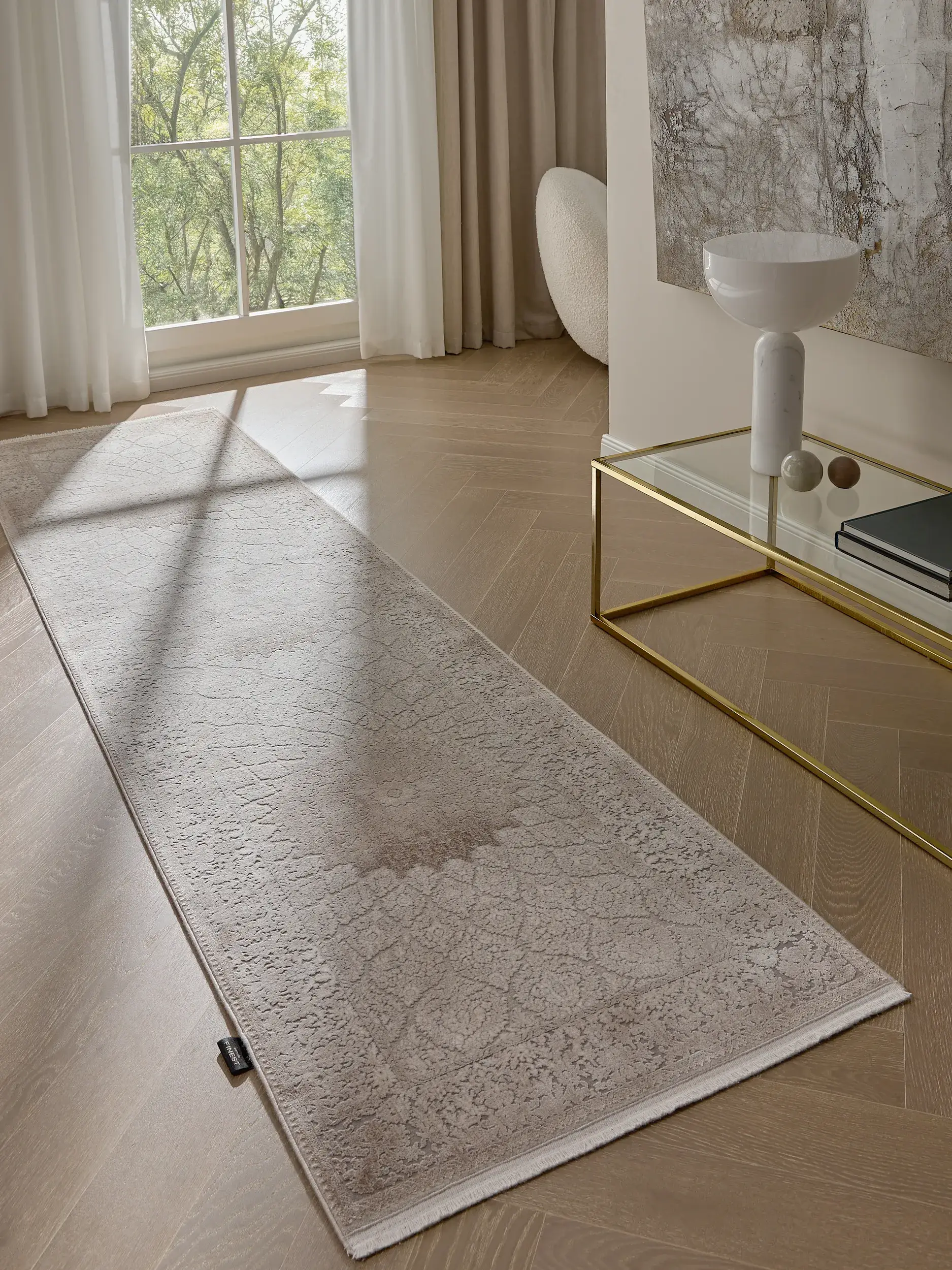 Teppich aus 89% Viskose, 11% Polyacryl in Beige mit 89% Viskose, 11% Polyacryl hohem Flor von benuta Finest