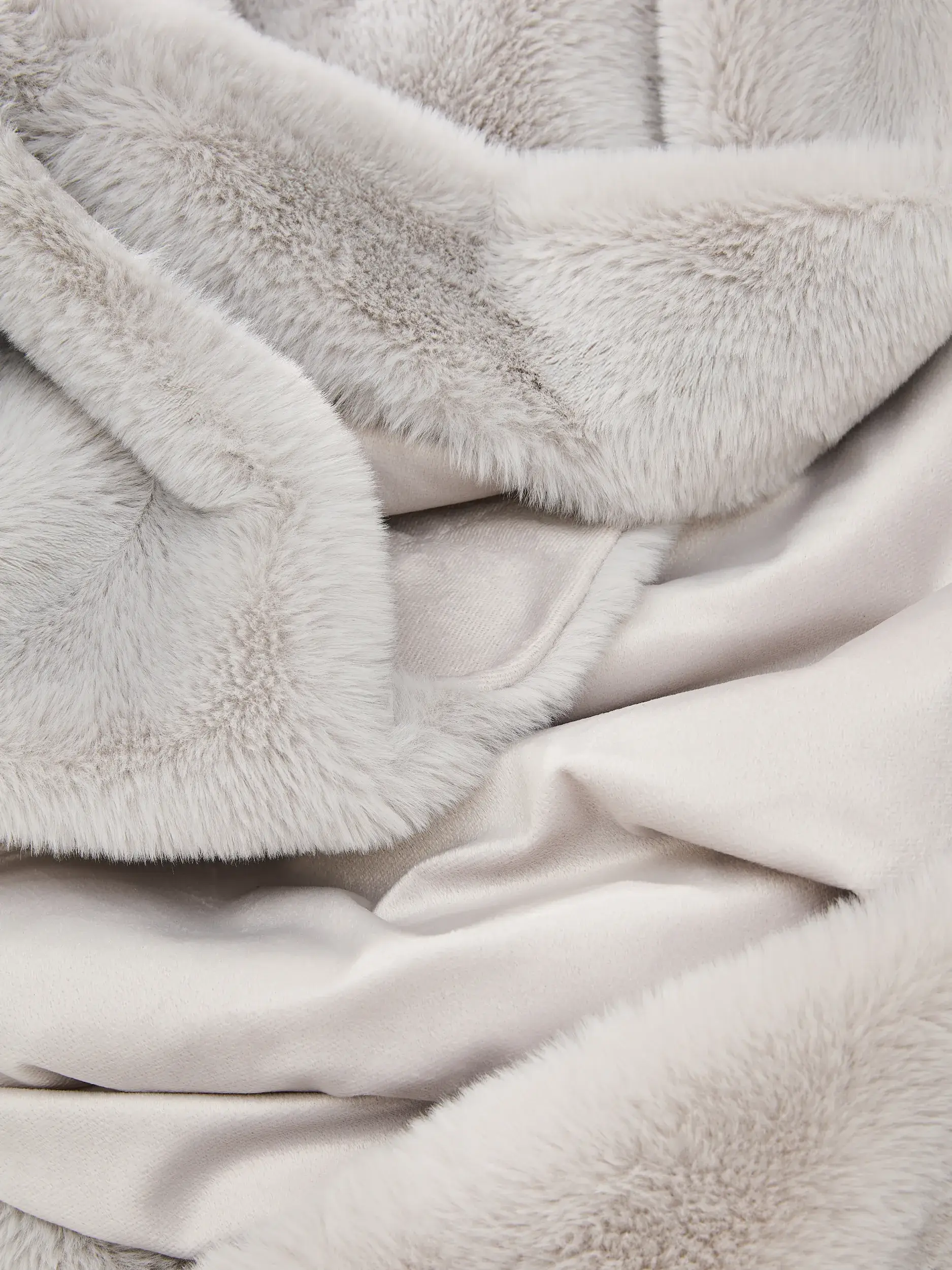 Kuscheldecke Dave Grau im Design  aus  von benuta Nest