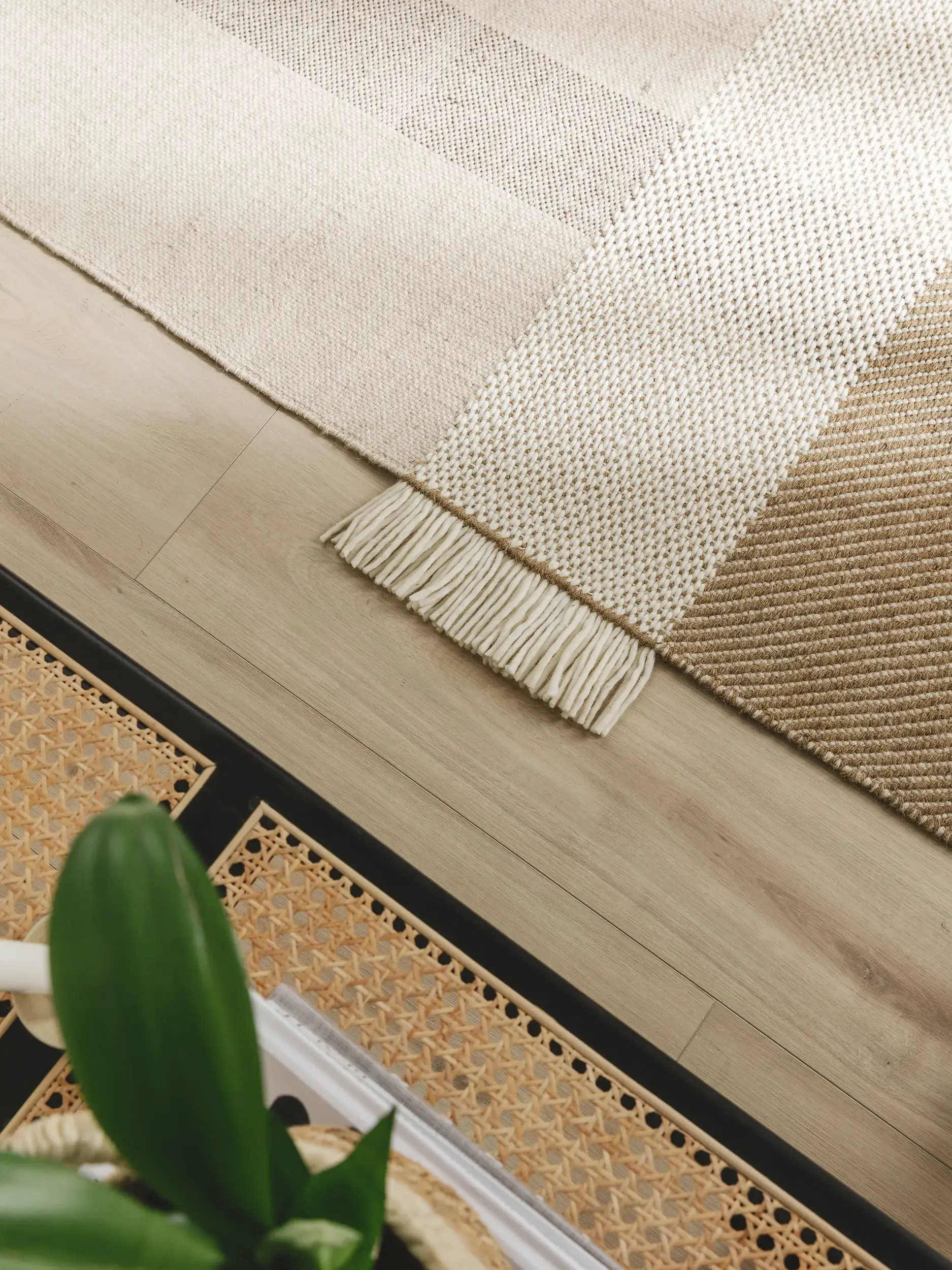 Teppich aus 75% Wolle, 20% Baumwolle, 5% Polyamide in Beige mit 75% Wolle, 20% Baumwolle, 5% Polyamide hohem Flor von benuta Pure