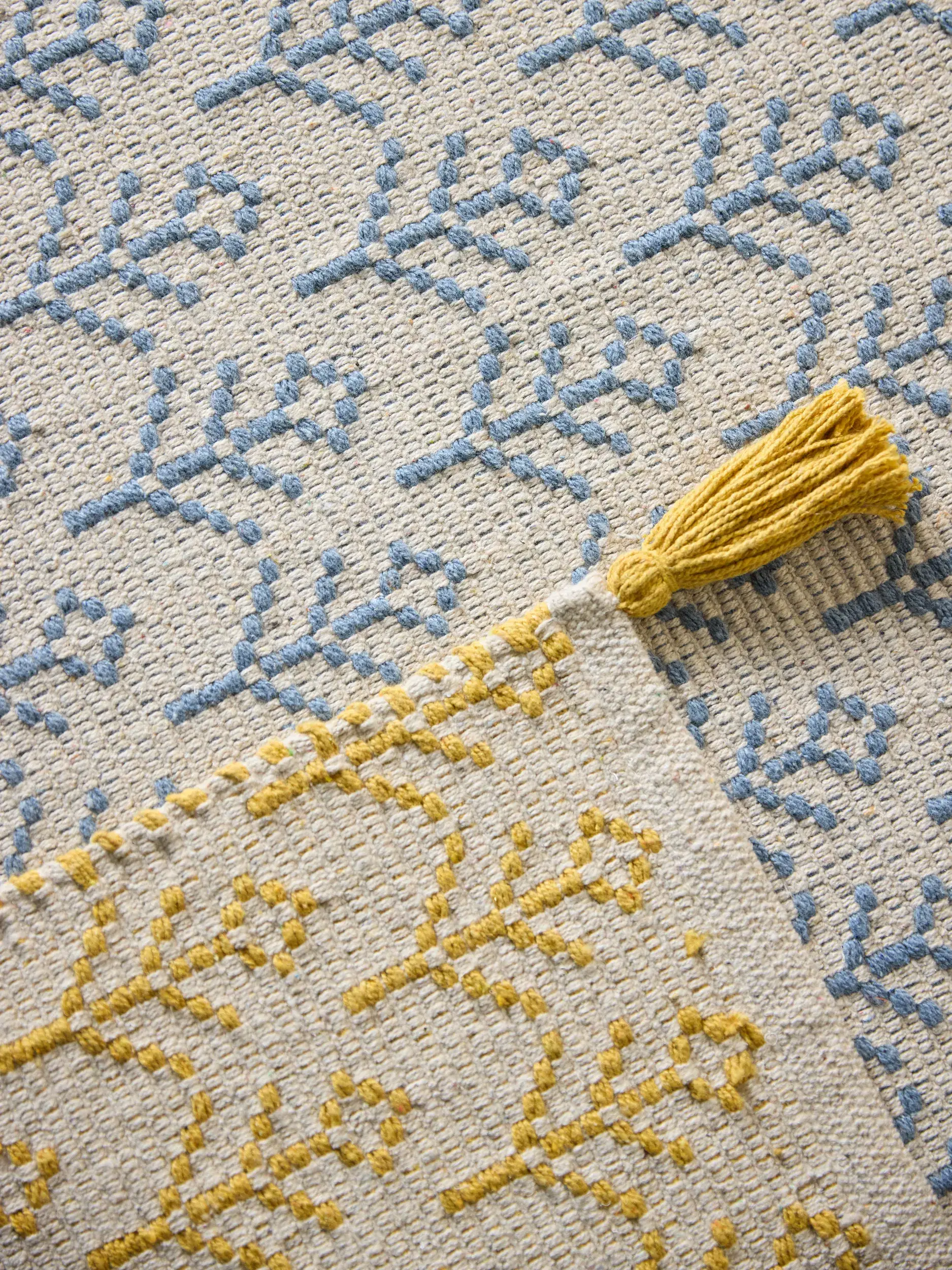 Tappeto di 60% Cotone (riciclato), 40% Poliestere in Azzurro con pelo alto 60% Cotone (riciclato), 40% Poliestere da Lytte