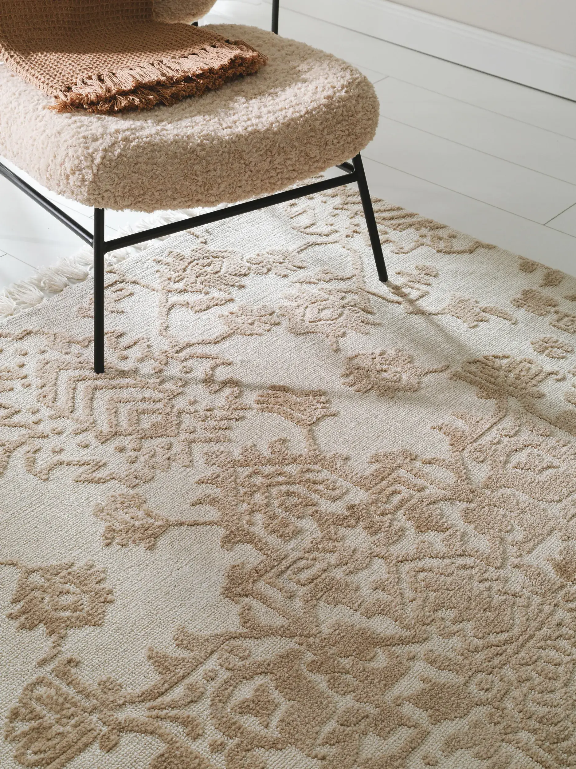 Tappeto di 100% Poliestere (Microfibra) in Beige con pelo alto 100% Poliestere (Microfibra) da benuta nest
