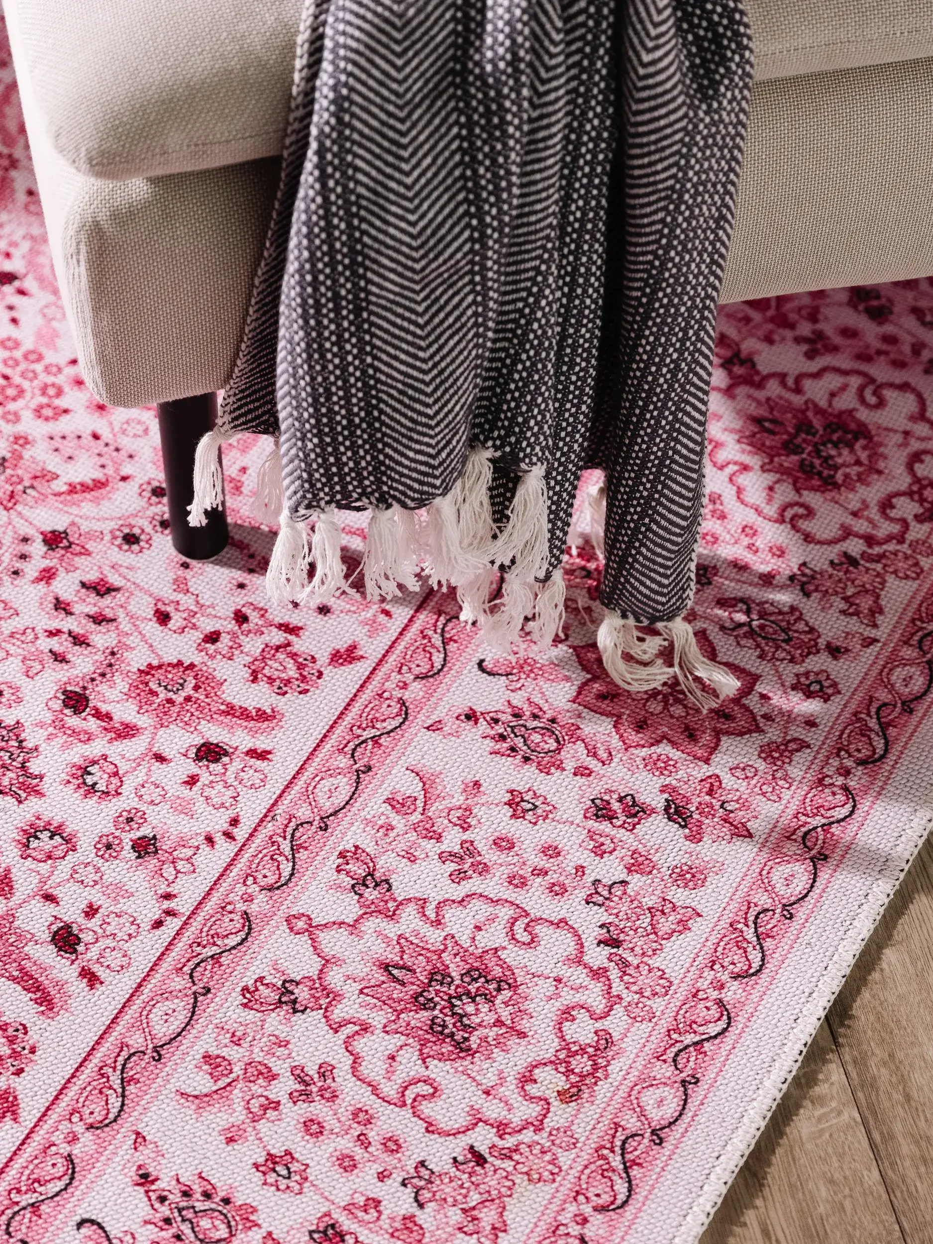 Matta av 70% Polyester, 30% Bomull i Rosa med 70% Polyester, 30% Bomull hög lugg från benuta POP