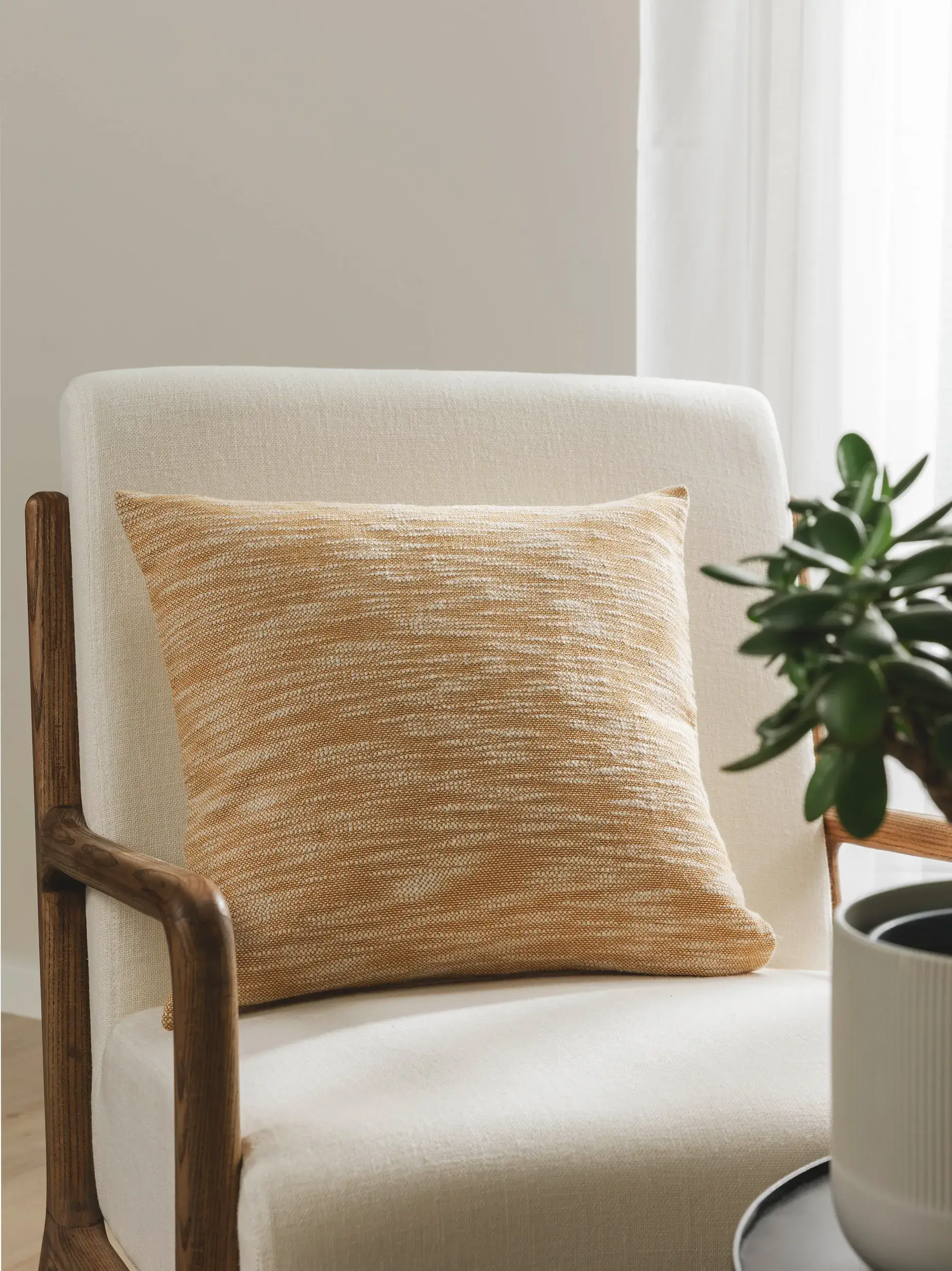 Örngott Nadia Gul med Abstrakt-design i 100% Bomull från benuta nest