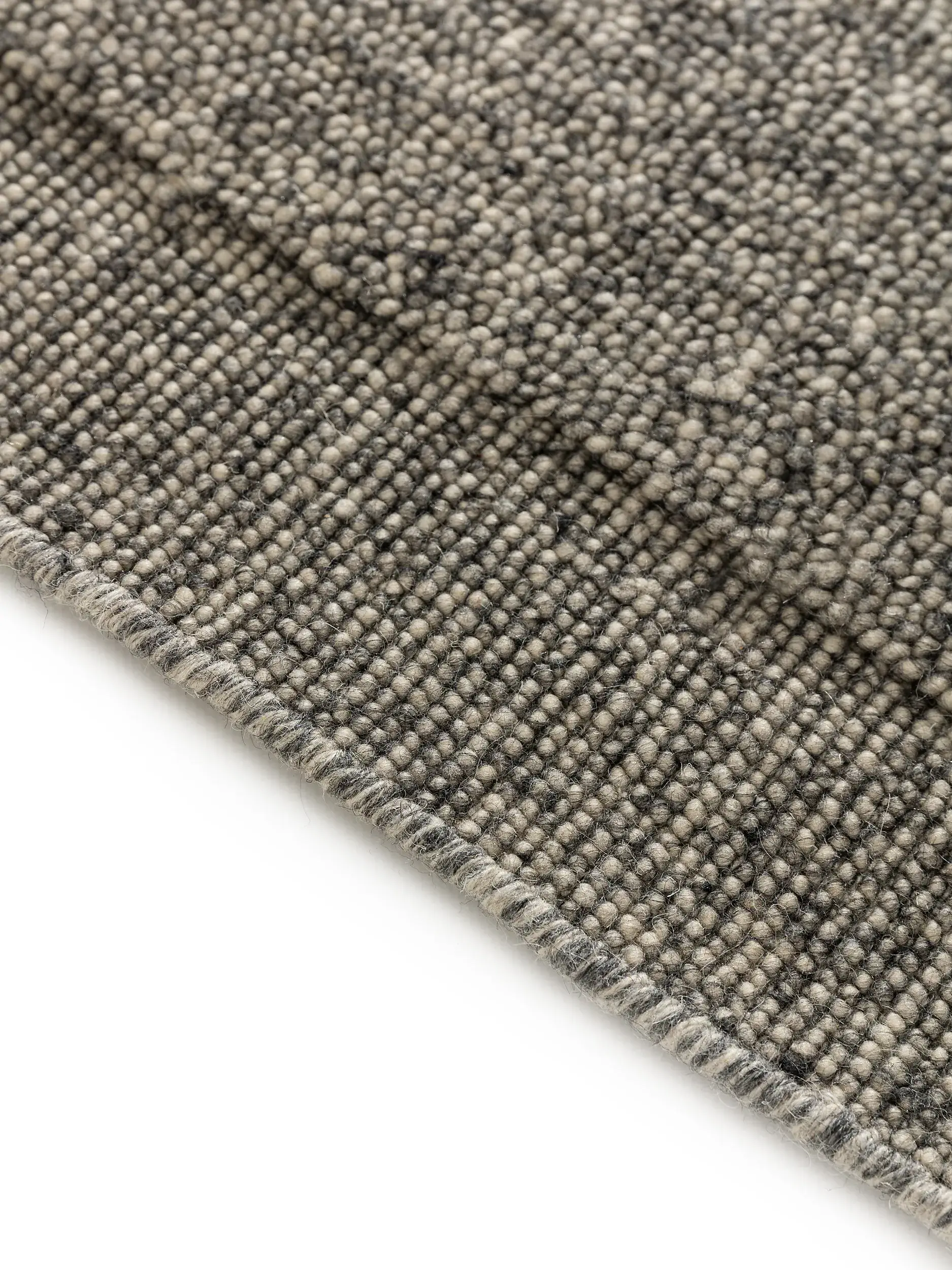 Teppich aus 80% Wolle, 20% Baumwolle in Grau mit 80% Wolle, 20% Baumwolle hohem Flor von benuta Pure