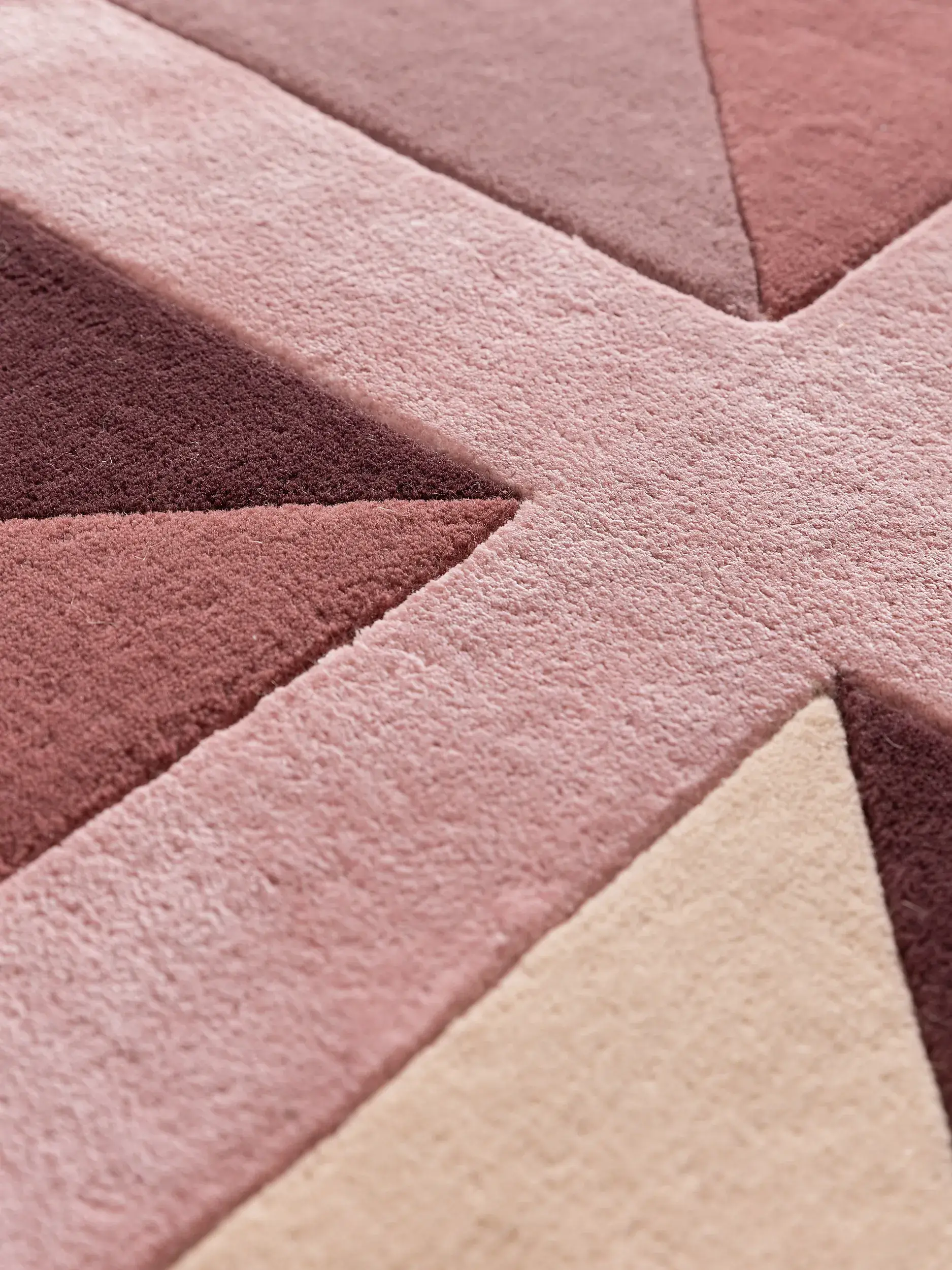 Teppich aus 60% Wolle, 40% Lyocell (Tencel™) in Rosa mit 60% Wolle, 40% Lyocell (Tencel™) hohem Flor von benuta Finest