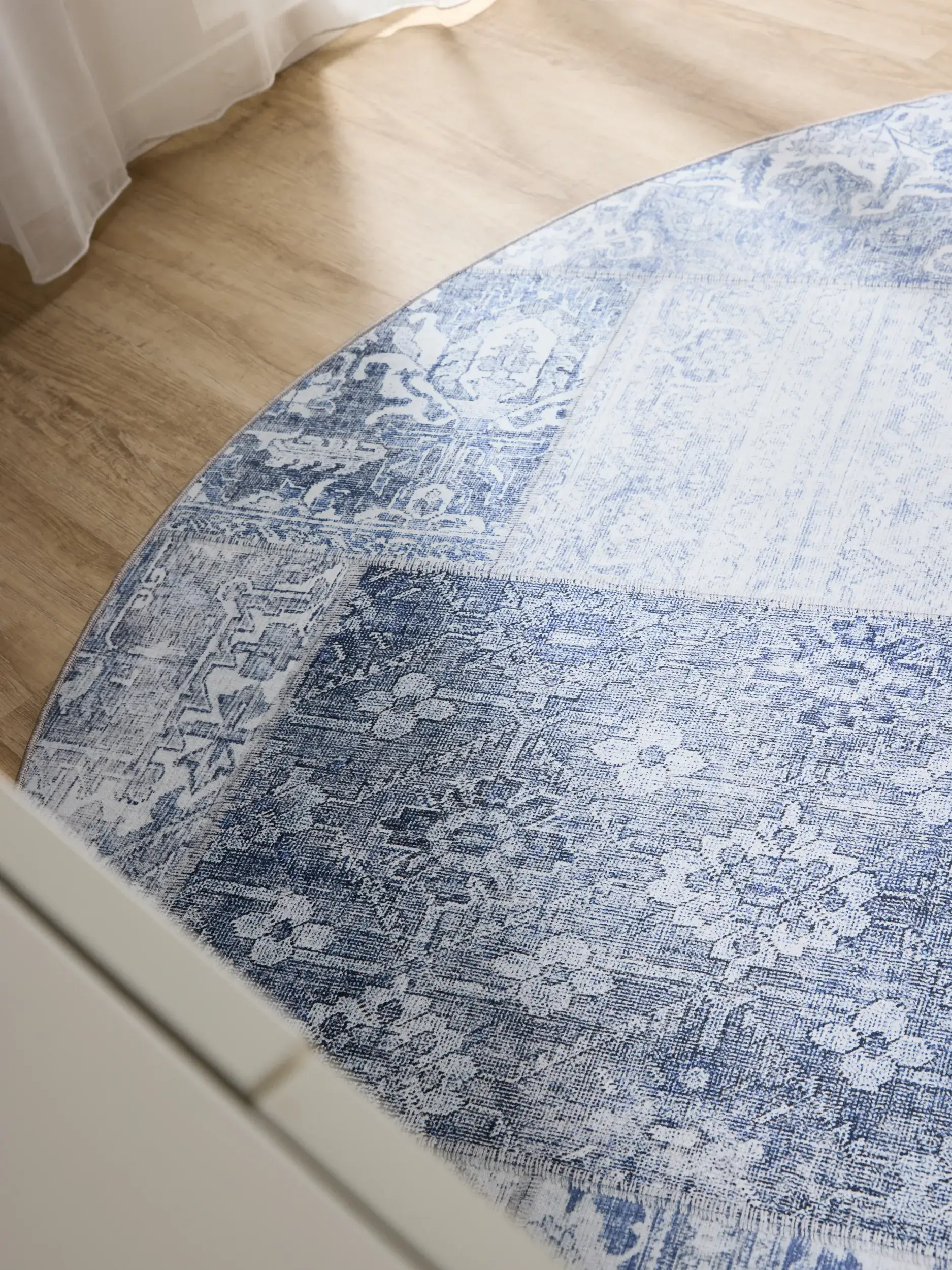 Rug made of 100% Polyester in Blue with a 100% Polyester high pile by benuta Basic