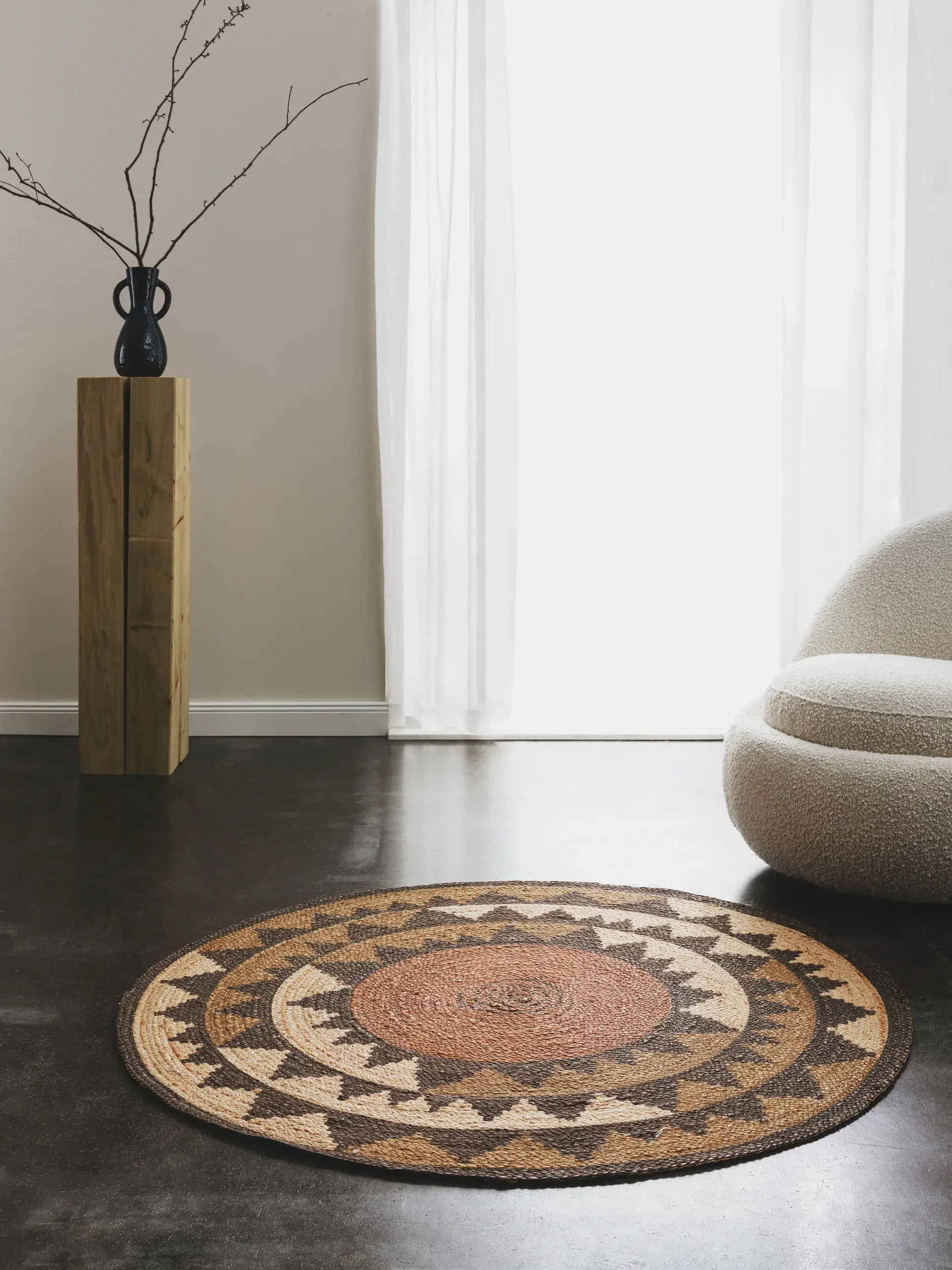 Teppich aus 100% Jute in Braun mit 100% Jute hohem Flor von benuta Pure