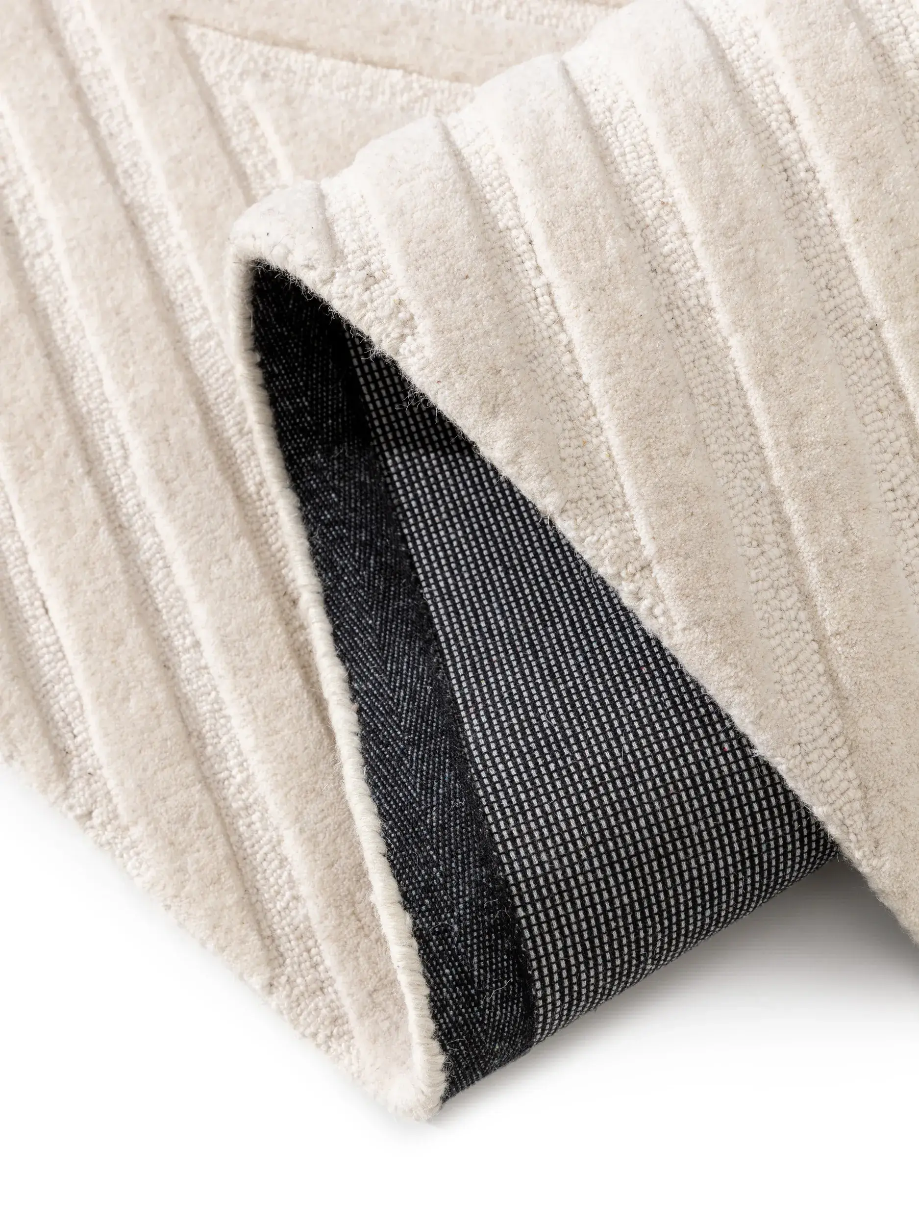 Rug made of 100% Wolle in Weiß with a 100% Wolle high pile by benuta Pure
