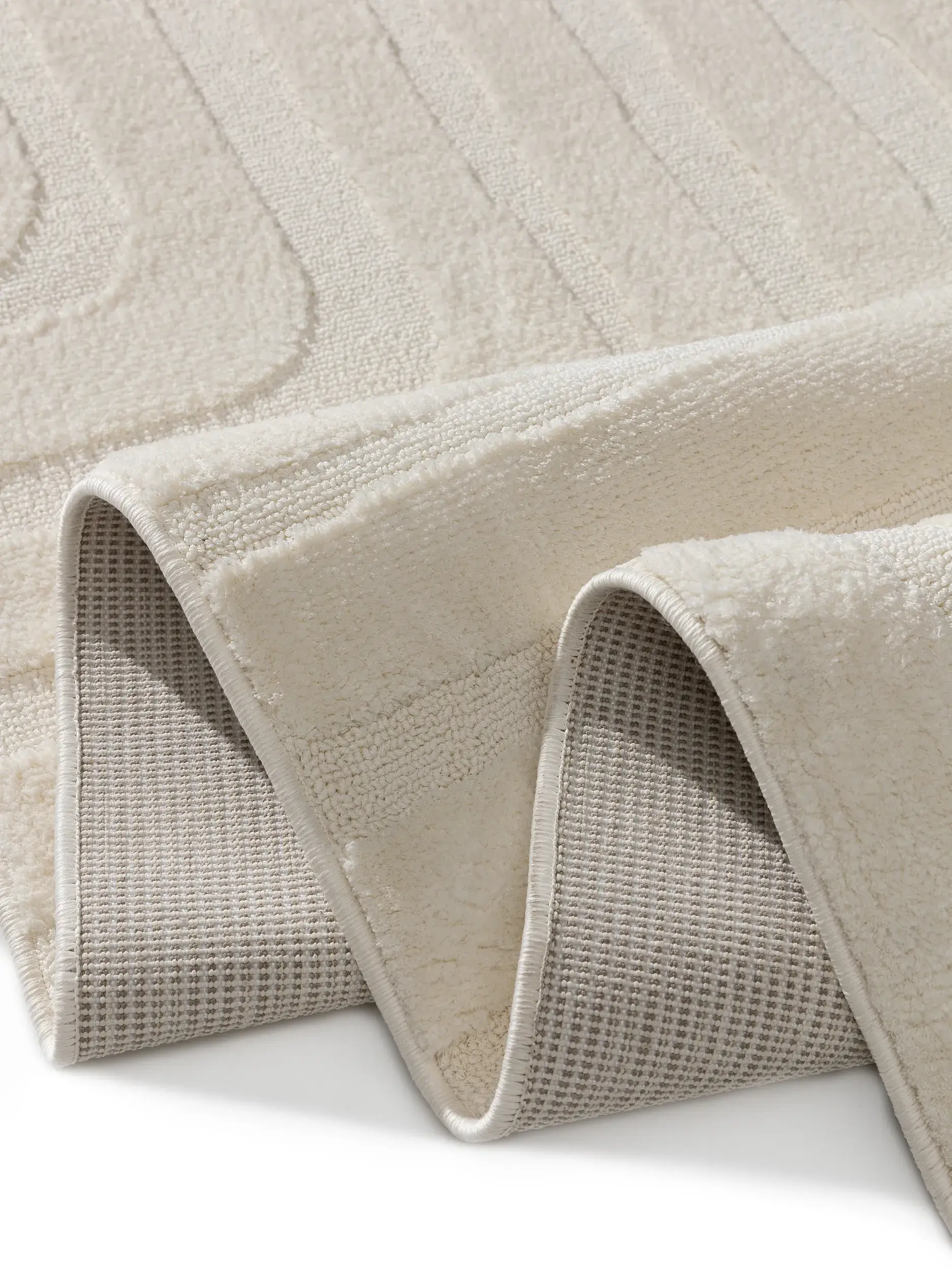 Teppich aus 100% Polyester in Weiß mit 100% Polyester hohem Flor von benuta Pop