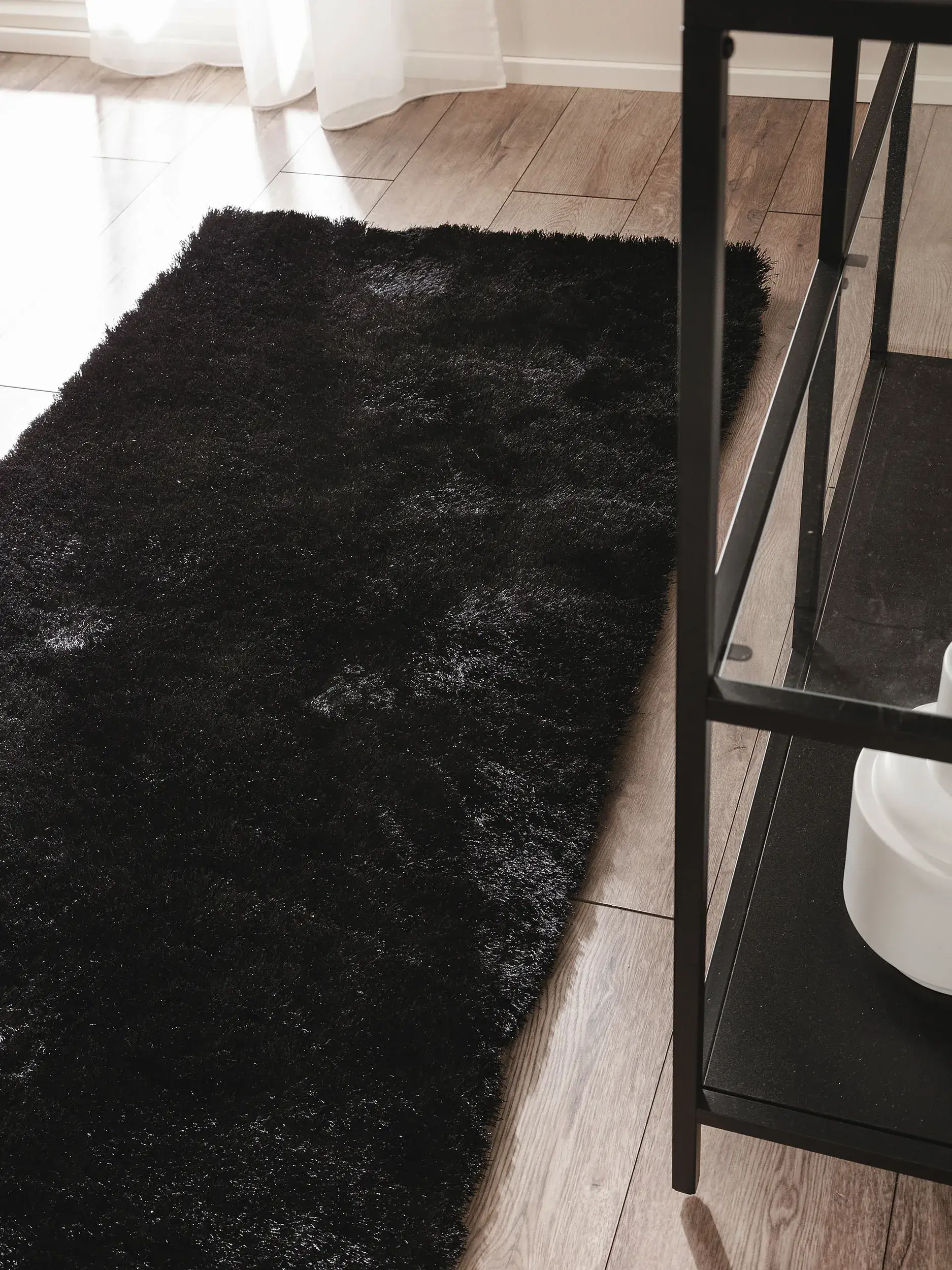 Tapis Whisper en 100% Polyester en Noir de benuta nest