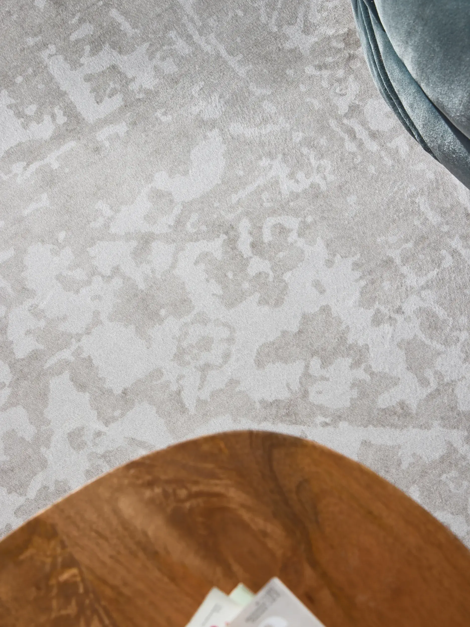 Teppich aus 100% Polyester in Taupe mit 100% Polyester hohem Flor von benuta Nest