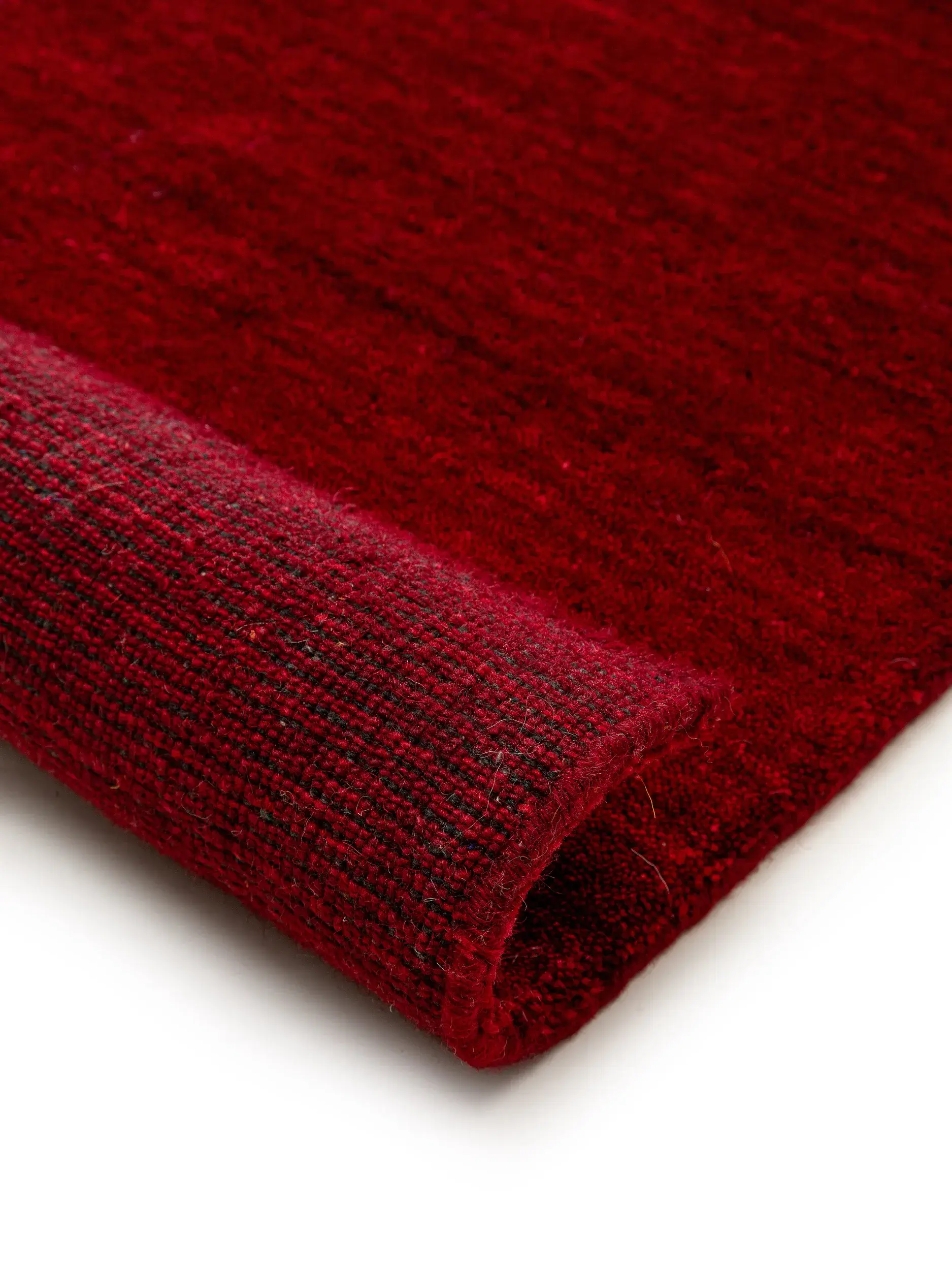 Rug made of 100% Wolle in Rot with a 100% Wolle high pile by benuta Nest