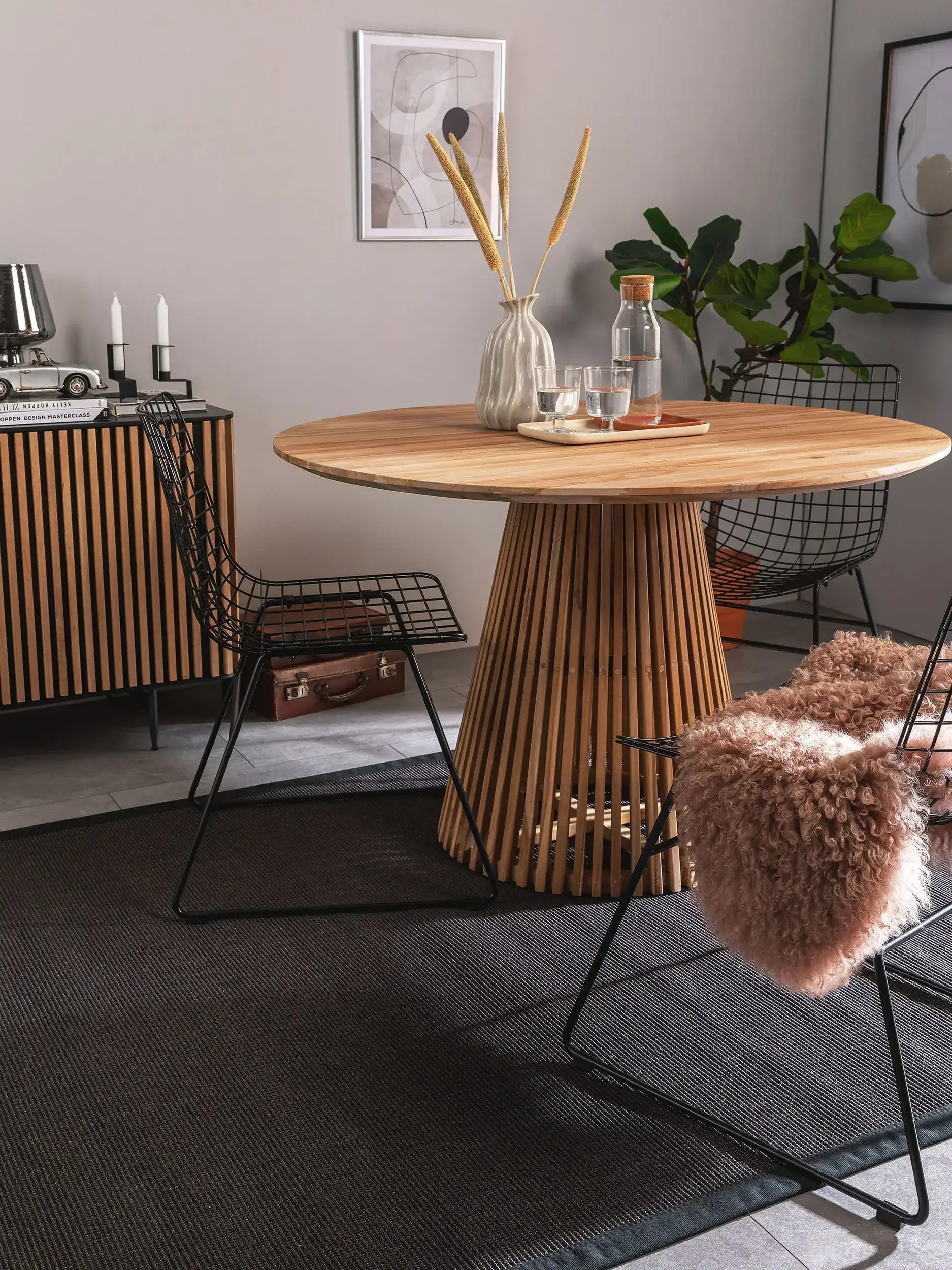 Matta av 100% Sisal i Svart med 100% Sisal hög lugg från benuta nest