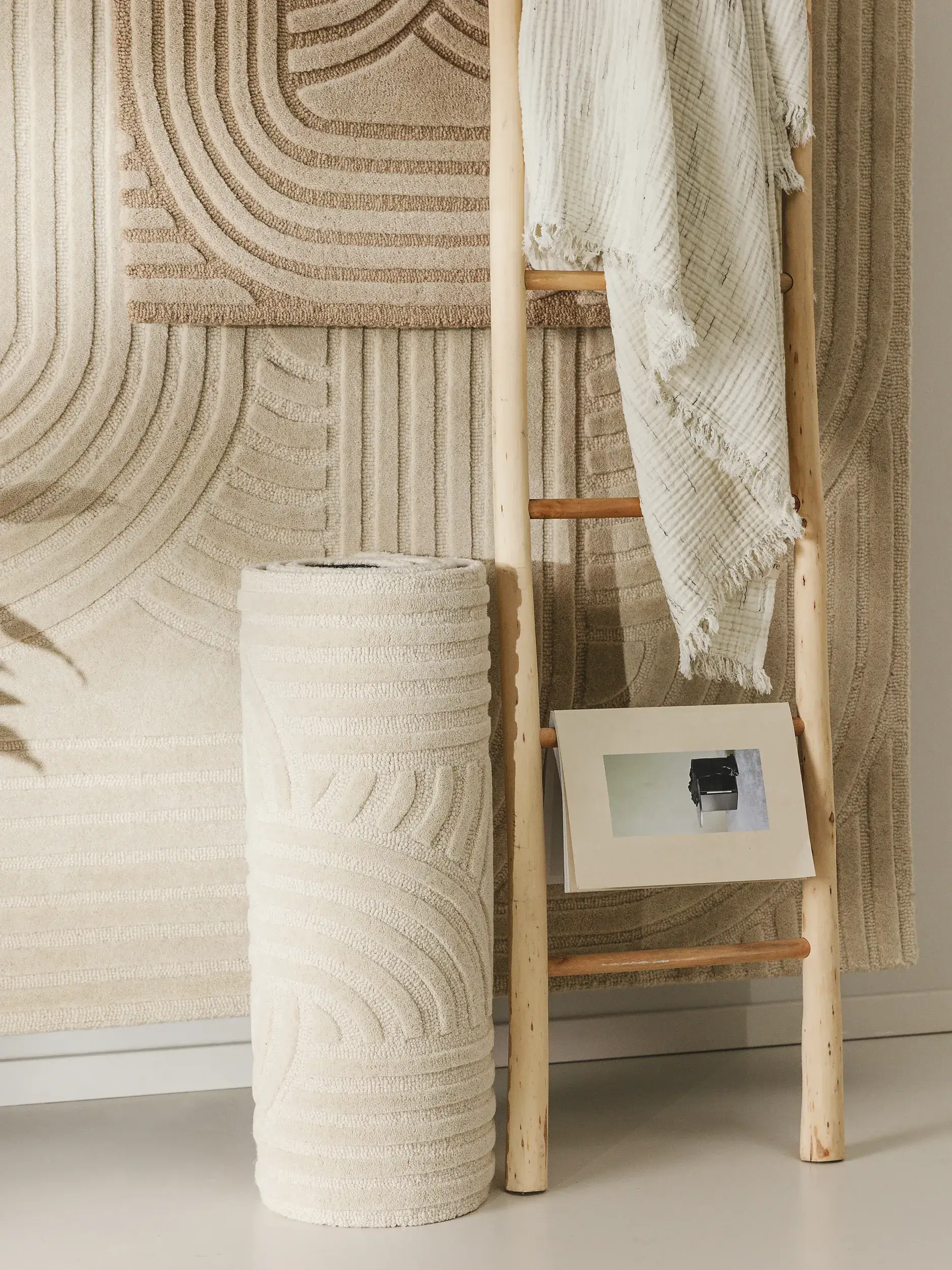 Teppich aus 80% Wolle, 20% Wolle (from New Zealand) in Beige mit 80% Wolle, 20% Wolle (from New Zealand) hohem Flor von benuta Pure