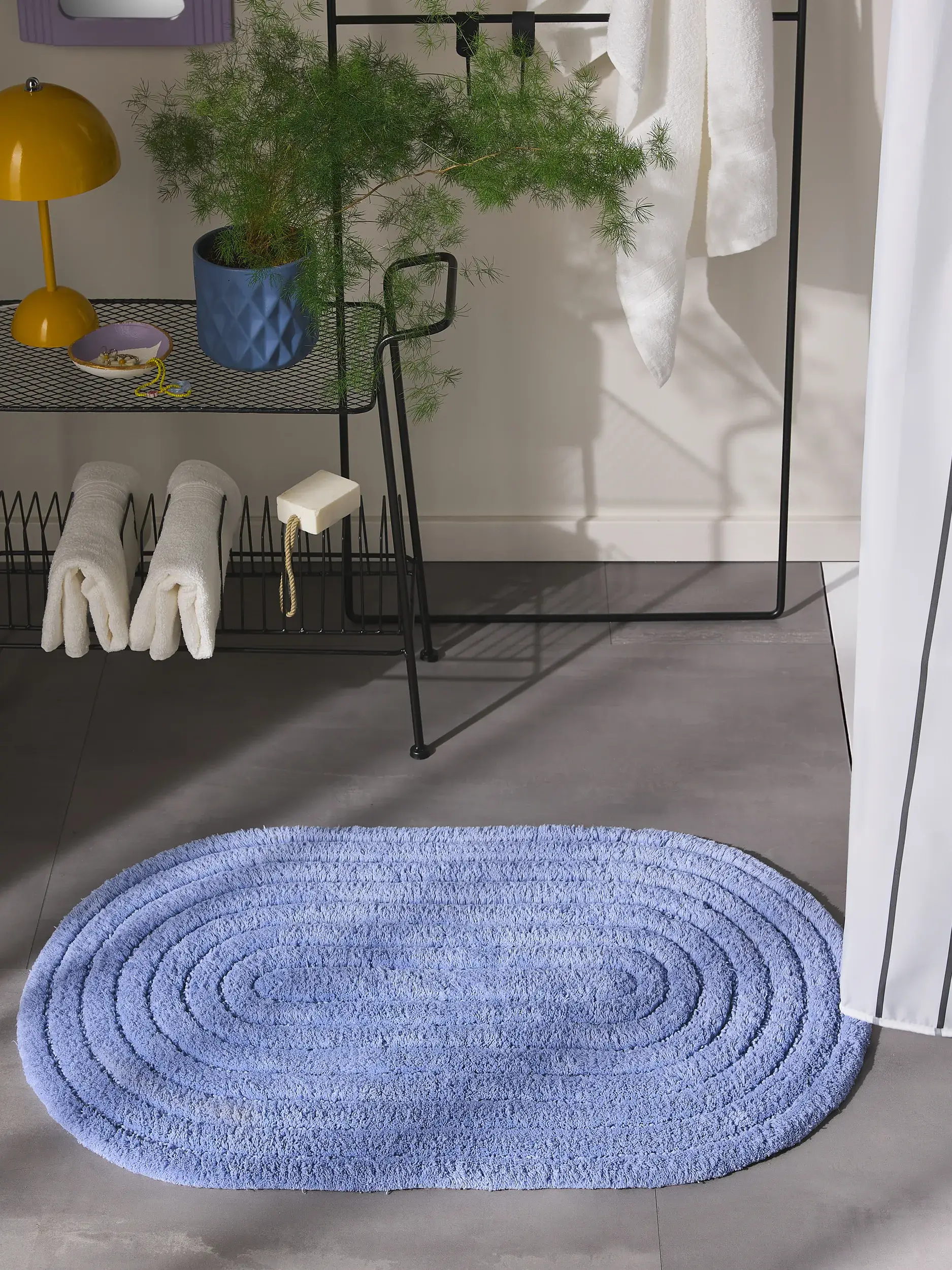 Badematte Nia Blau im Design Geometrisch aus 100% Baumwolle von benuta Pop