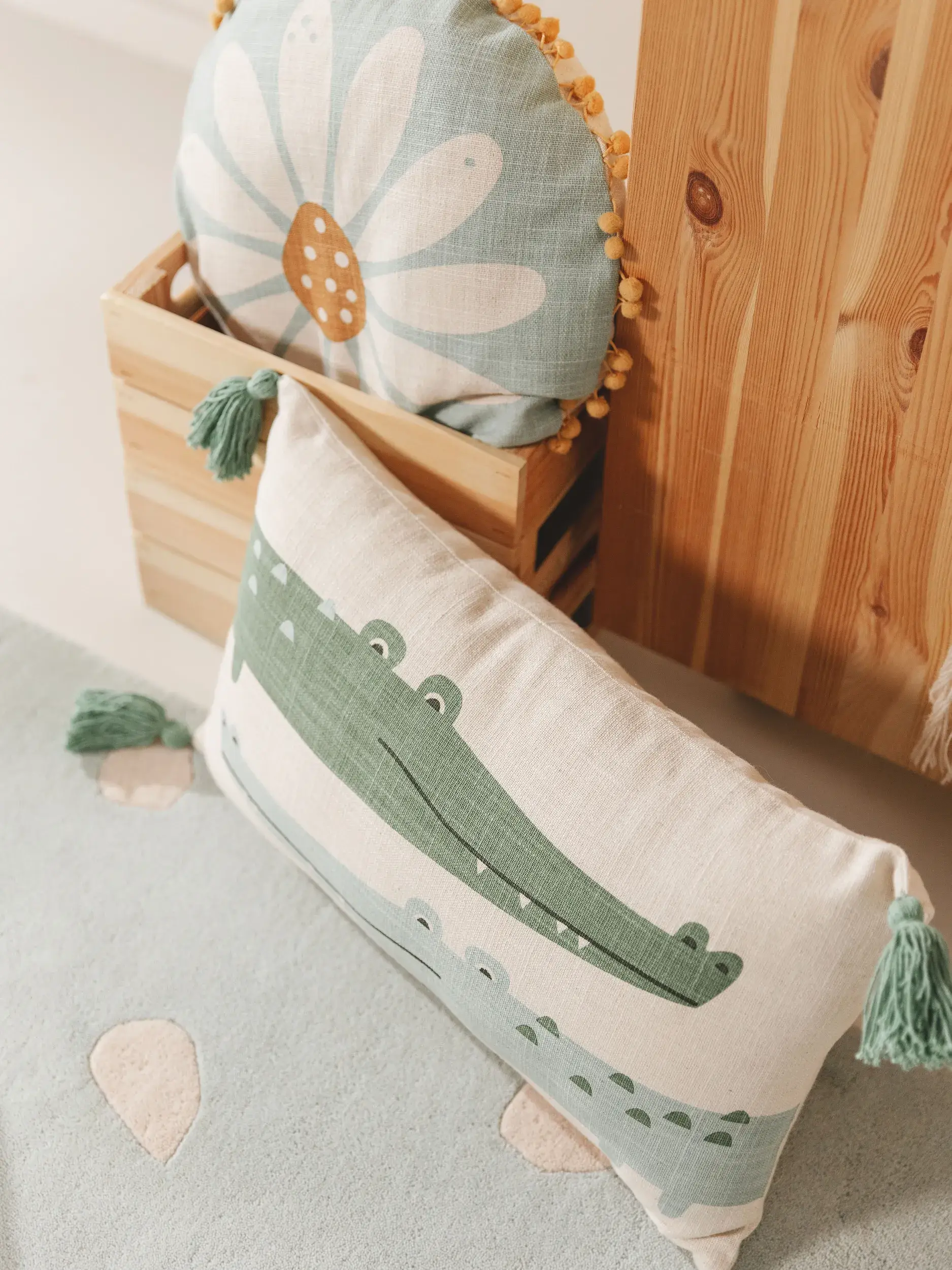 Kissenbezug Savannah Grün im Design Tiermotive aus  von Lytte