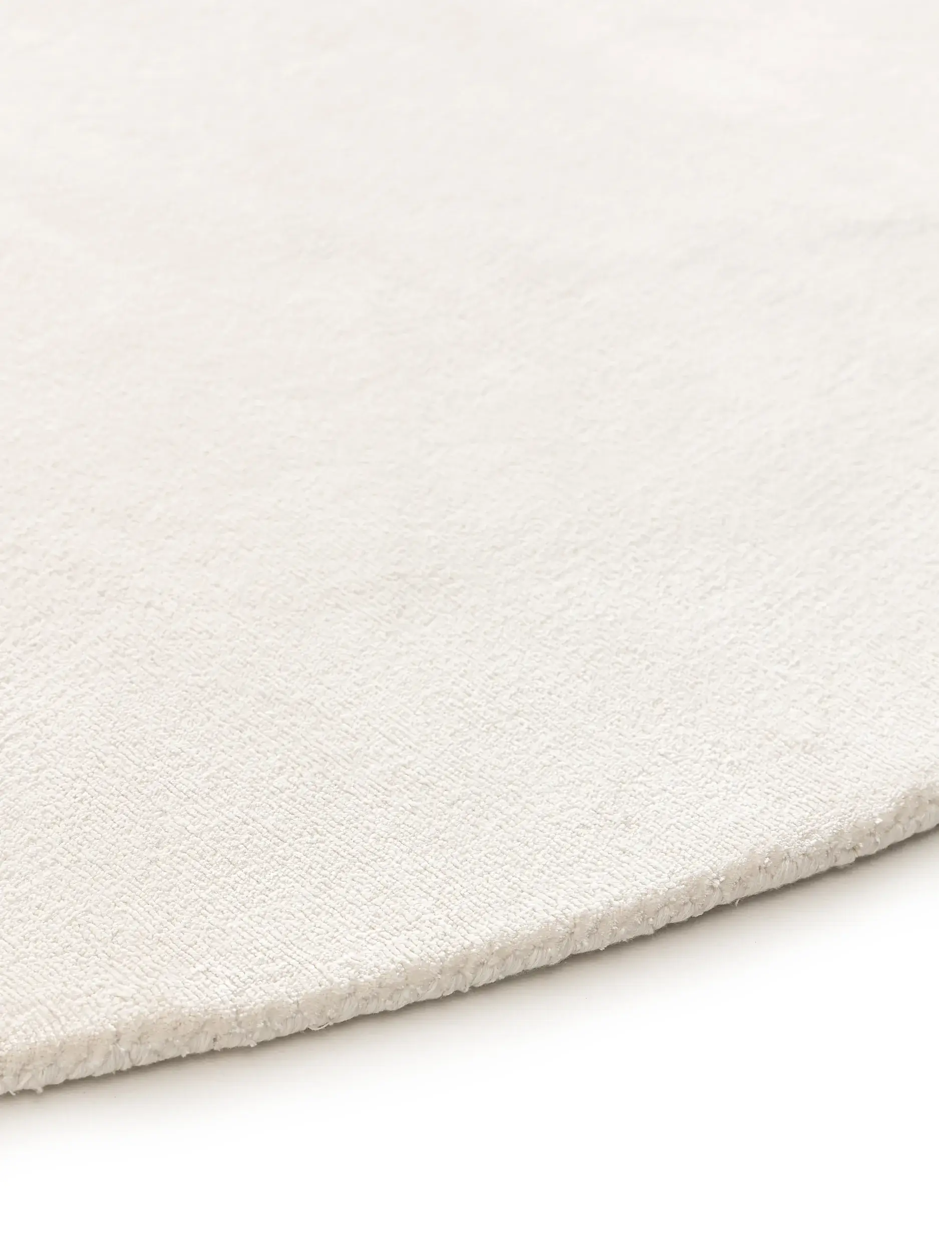 Teppich aus 100% Viskose in Grau mit 100% Viskose hohem Flor von benuta Pure