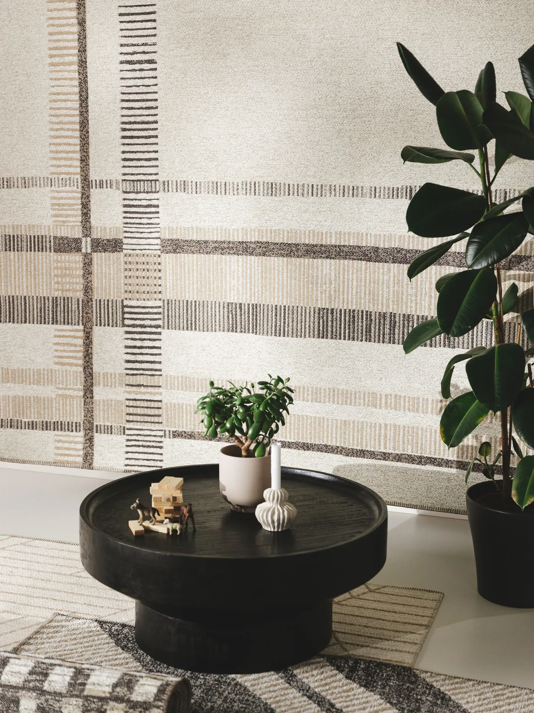 Teppich aus 65% Polyester (recycled PET), 35% Jute in Beige mit 65% Polyester (recycled PET), 35% Jute hohem Flor von benuta Nest