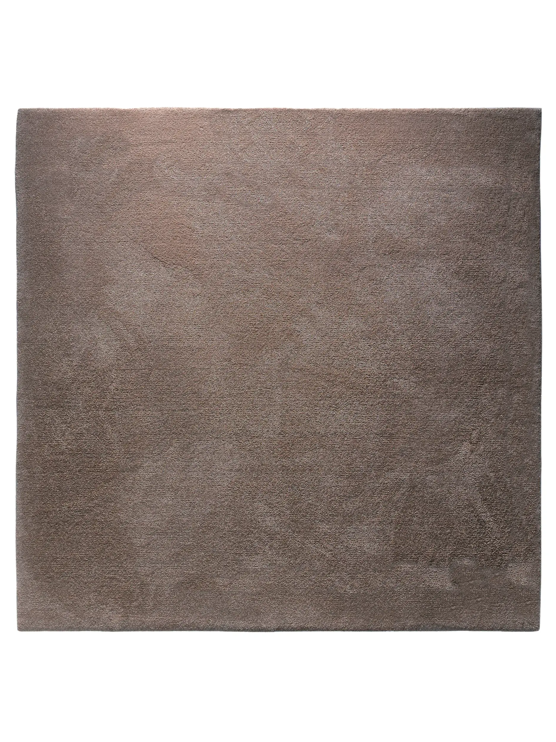 Rug made of 100% Polypropylen in Taupe with a 100% Polypropylen high pile by benuta Nest