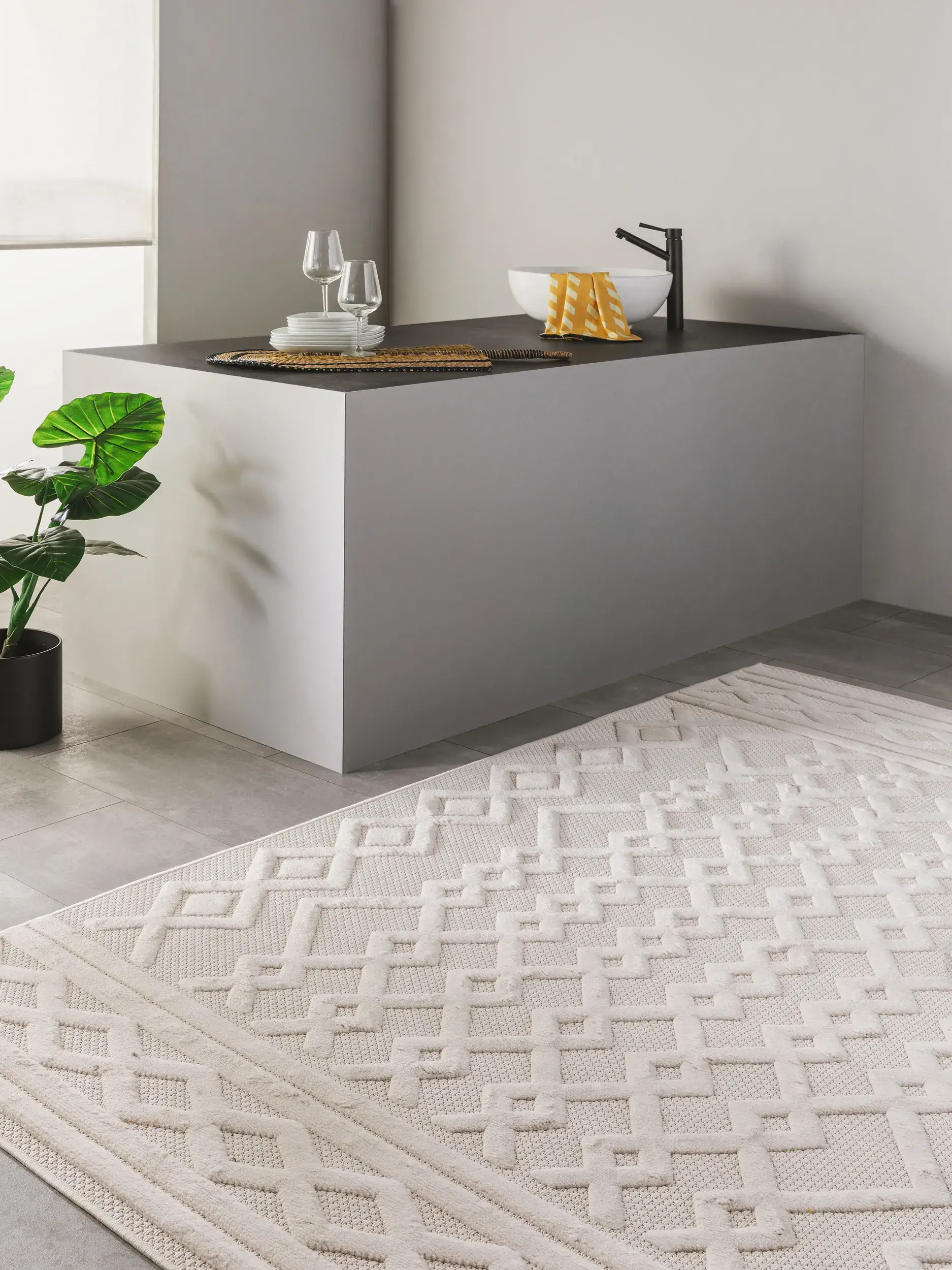 Teppe av 100% Polypropylen i Beige med 100% Polypropylen høy lugg fra benuta Nest
