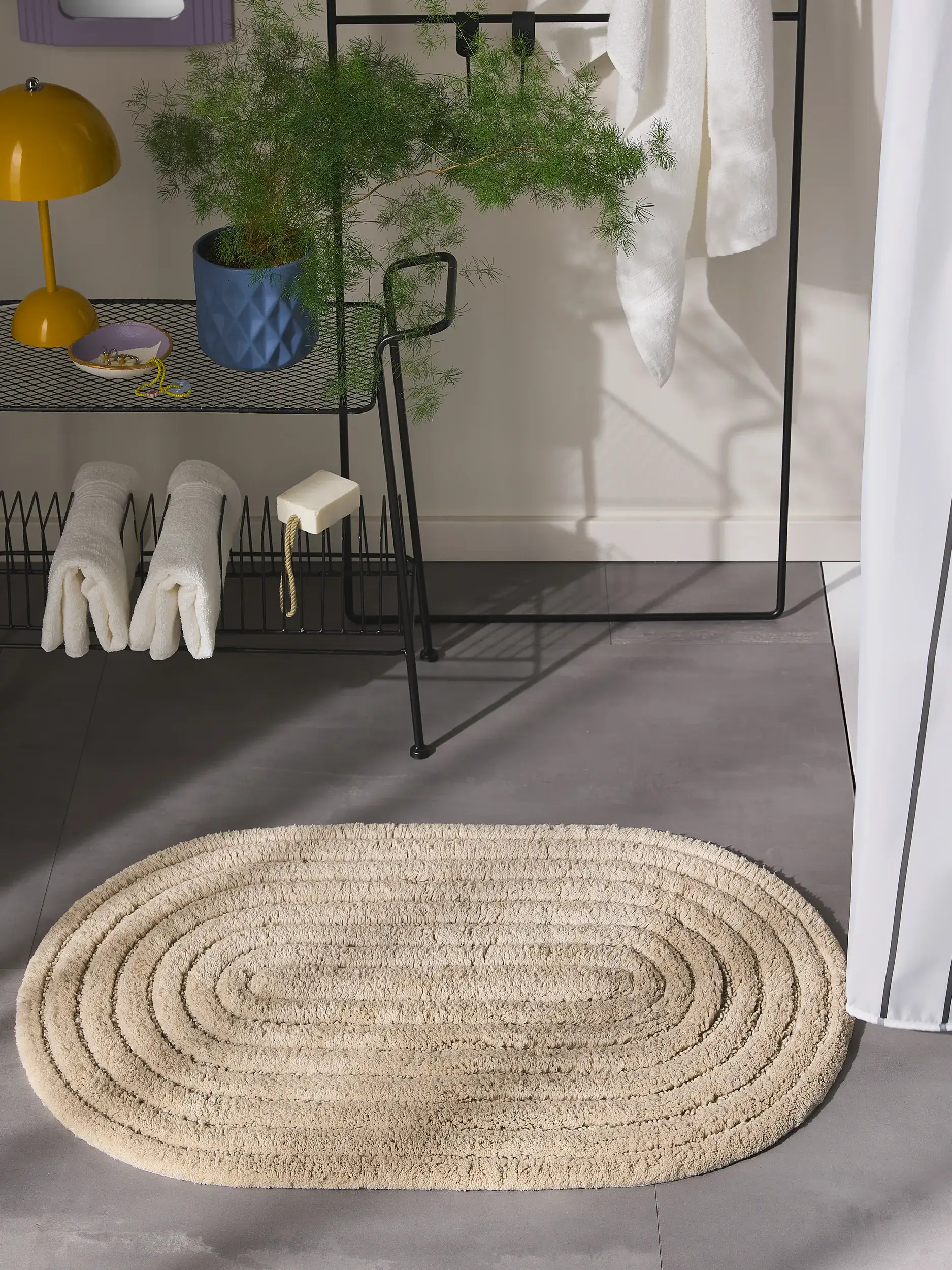 Badematte Nia Beige in Geometrisch design made of 100% Baumwolle by benuta Pop