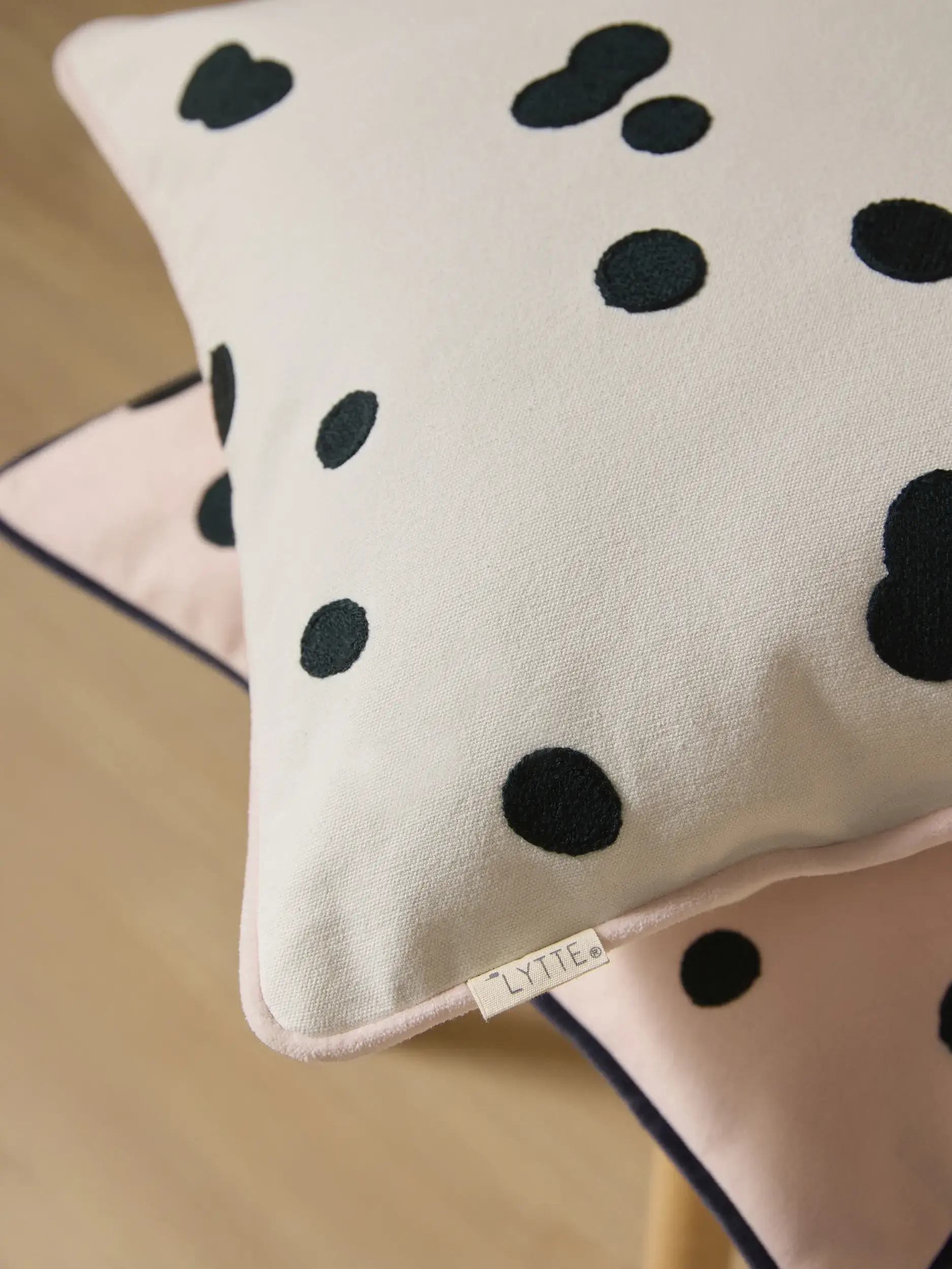 Hannes Weiß/Schwarz von Lytte