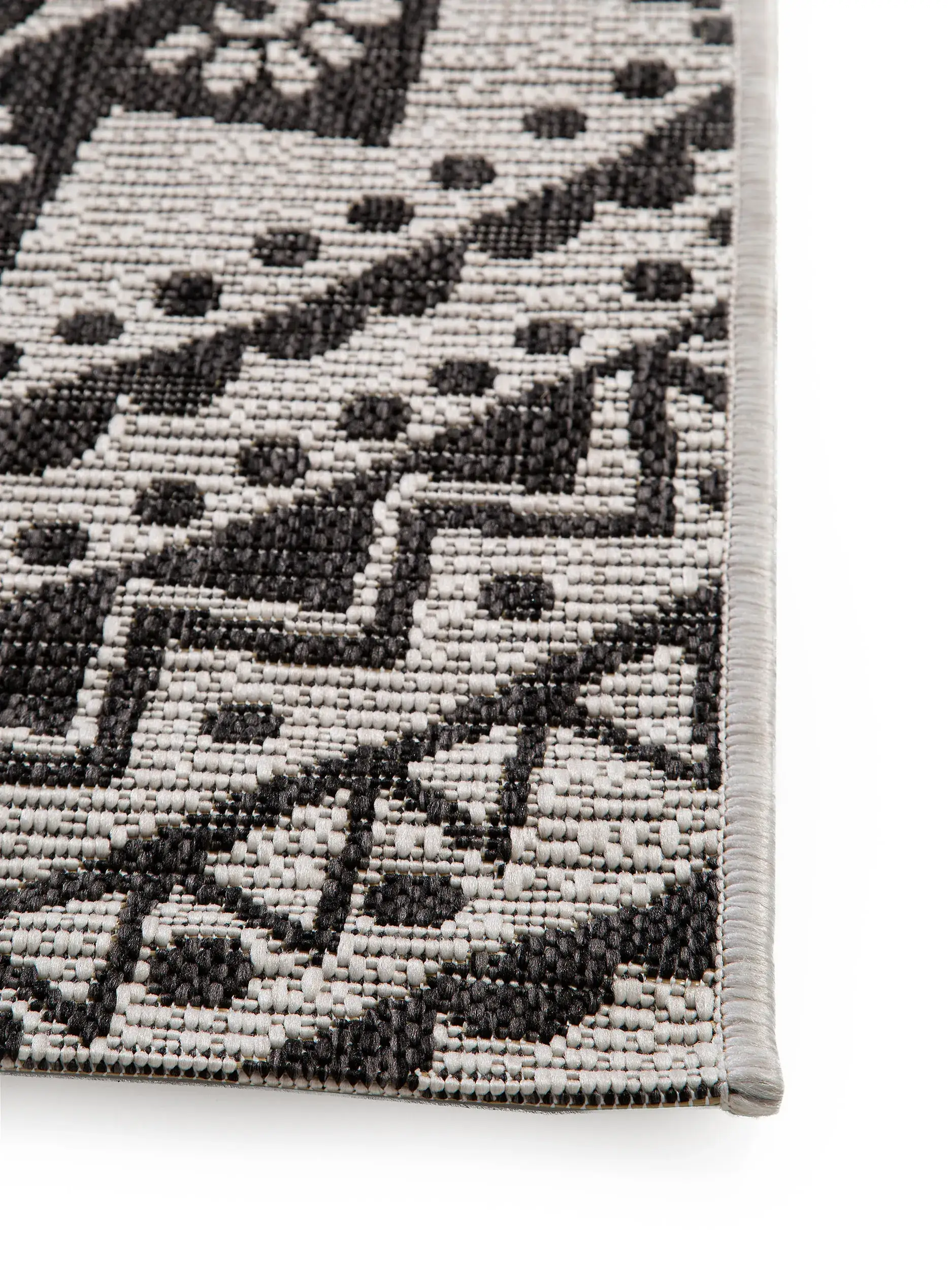 Rug made of 100% Polypropylen in Schwarz/Weiß with a 100% Polypropylen high pile by benuta Nest