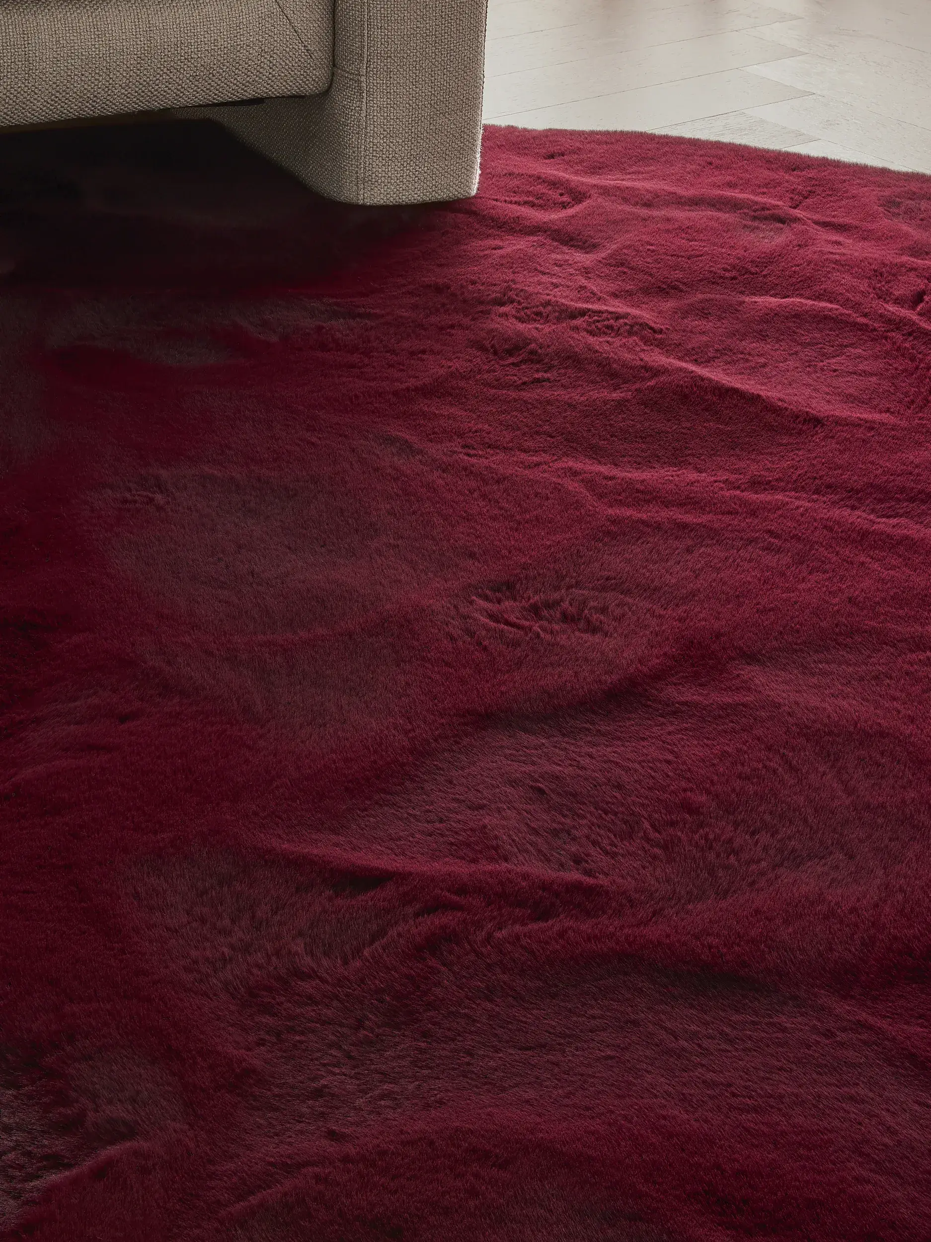 Rug made of 100% Polyester in Red with a 100% Polyester high pile by benuta Finest