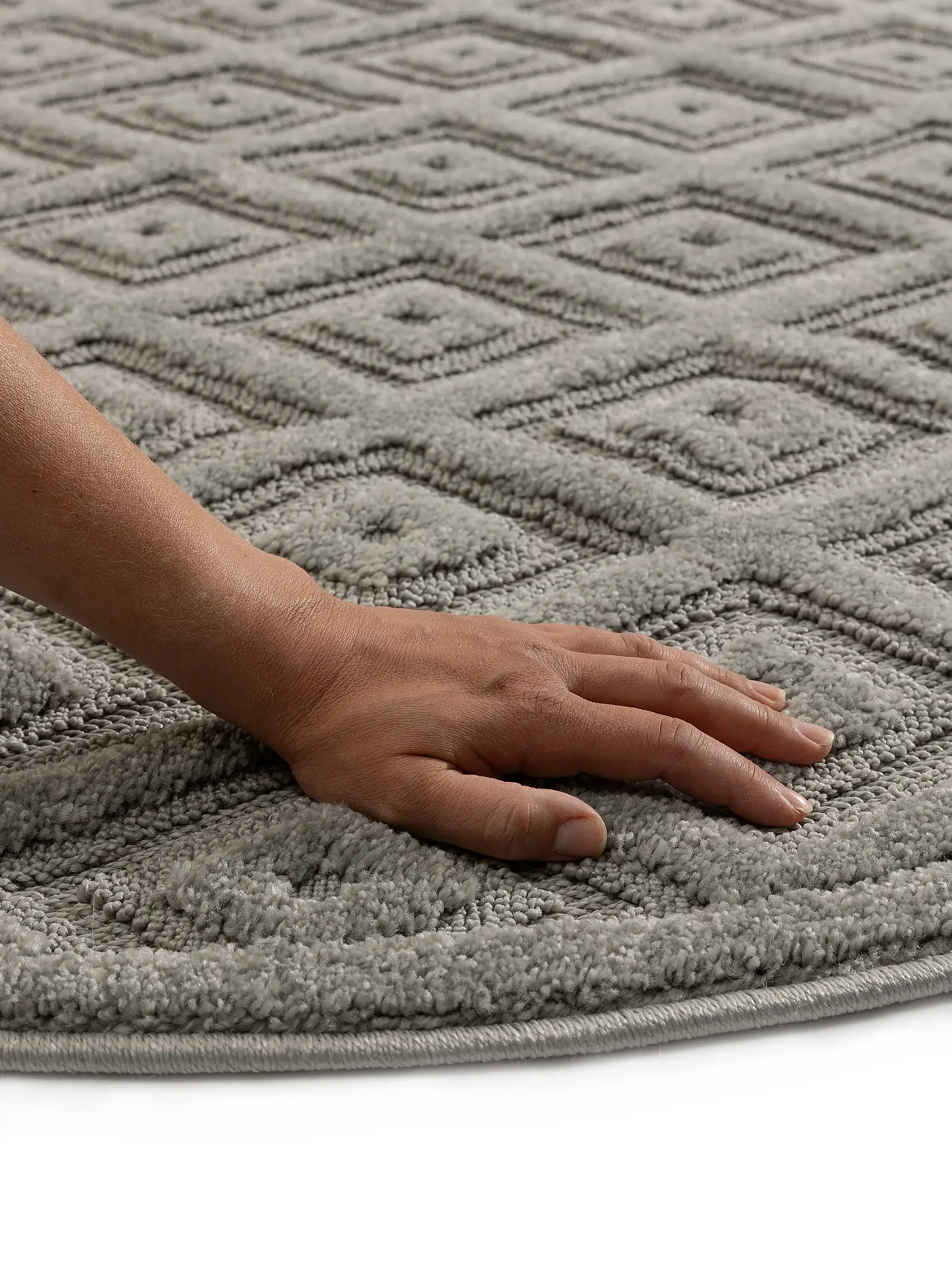 Rug made of 100% Polypropylen in Grey with a 100% Polypropylen high pile by benuta Basic