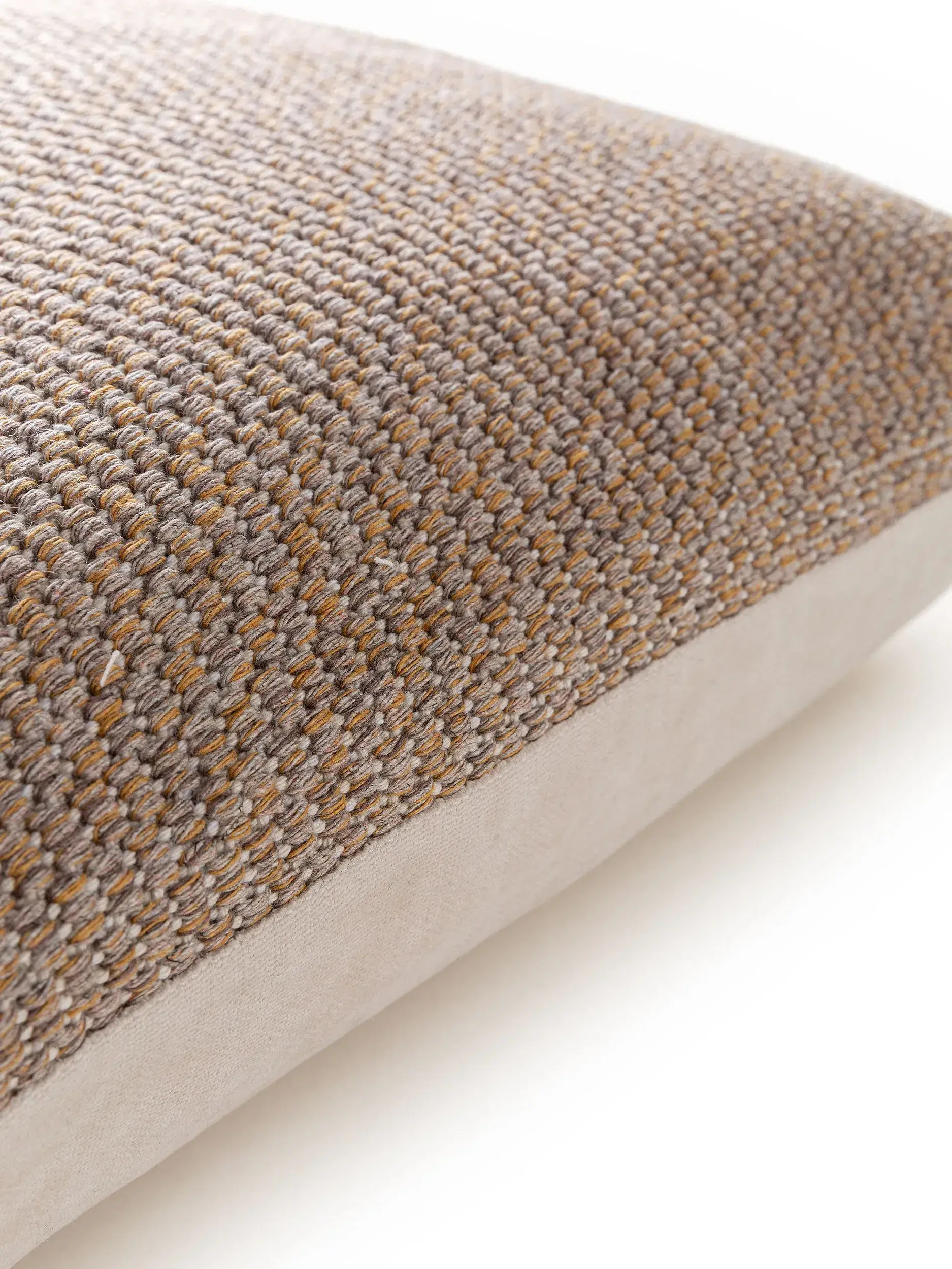 Kissenbezug Bora Taupe im Design Einfarbig aus 100% Baumwolle von benuta Nest