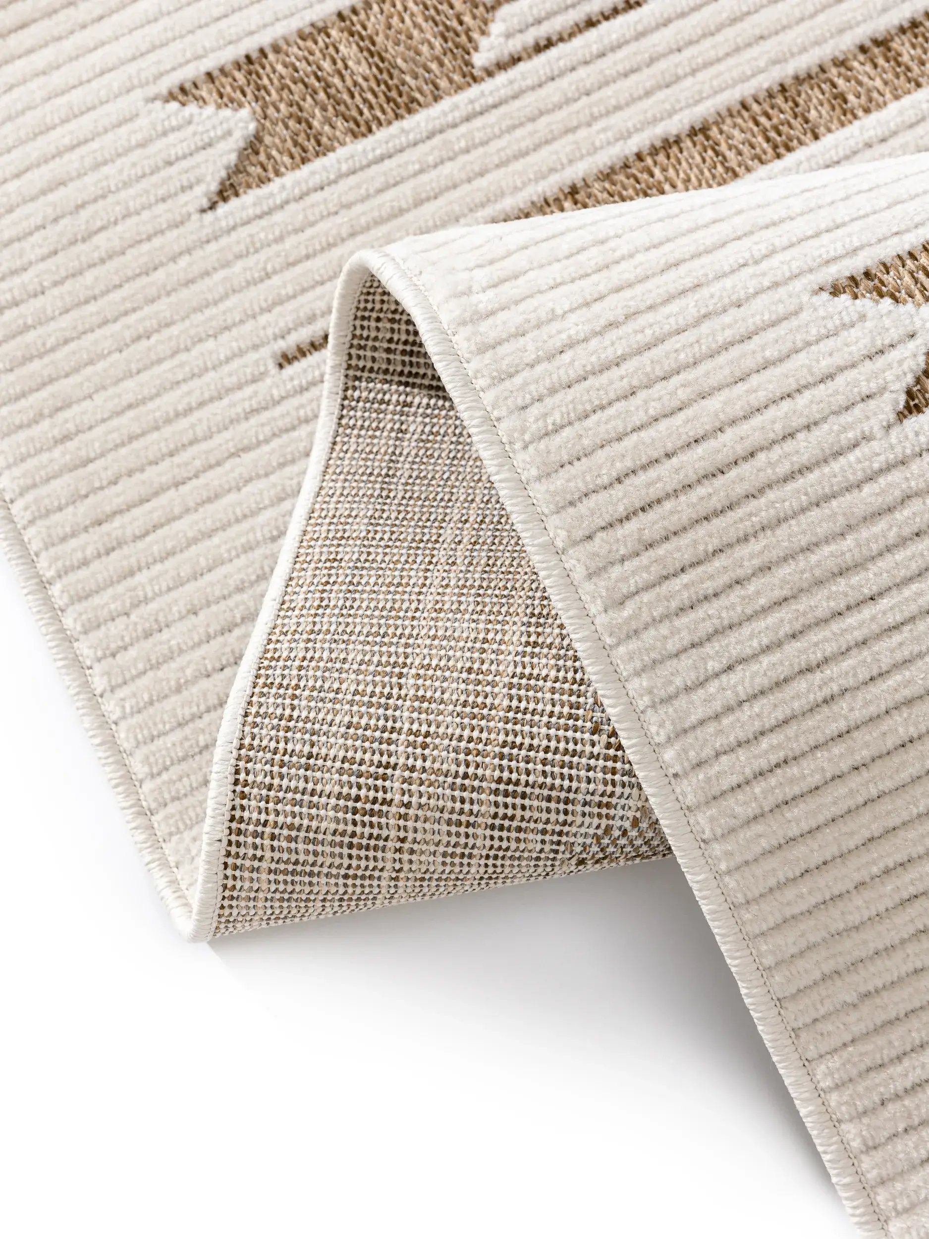 Rug made of 100% Polypropylen in White with a 100% Polypropylen high pile by benuta Basic