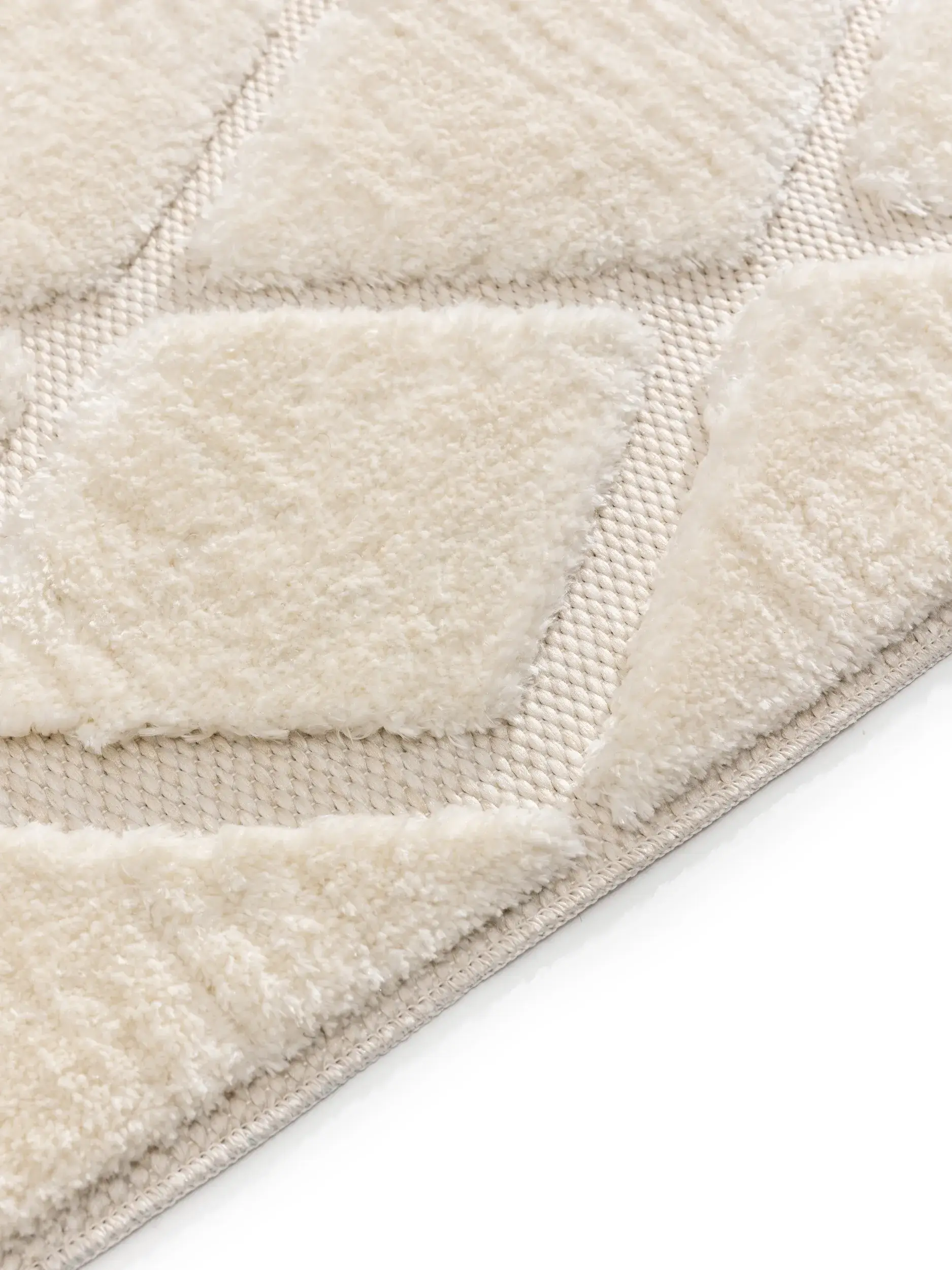 Rug made of 63% Polyester, 37% Polypropylen in White with a 63% Polyester, 37% Polypropylen high pile by benuta Pop