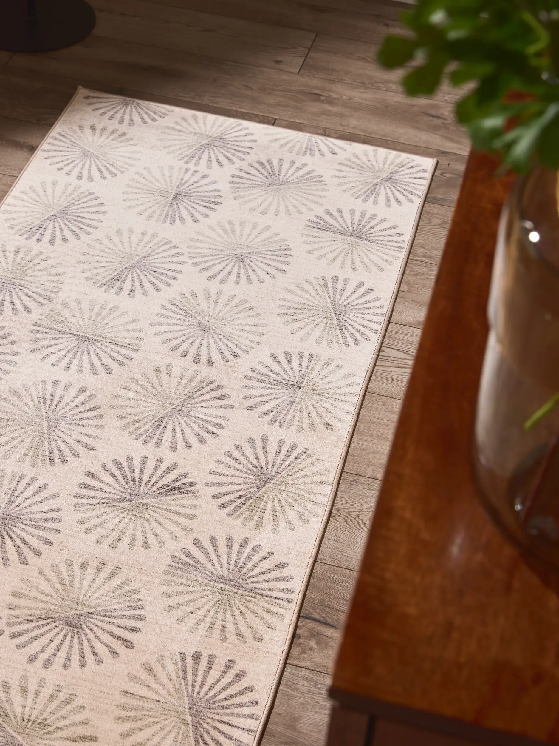 Teppe av 100% Polyester i Beige med 100% Polyester høy lugg fra benuta Nest