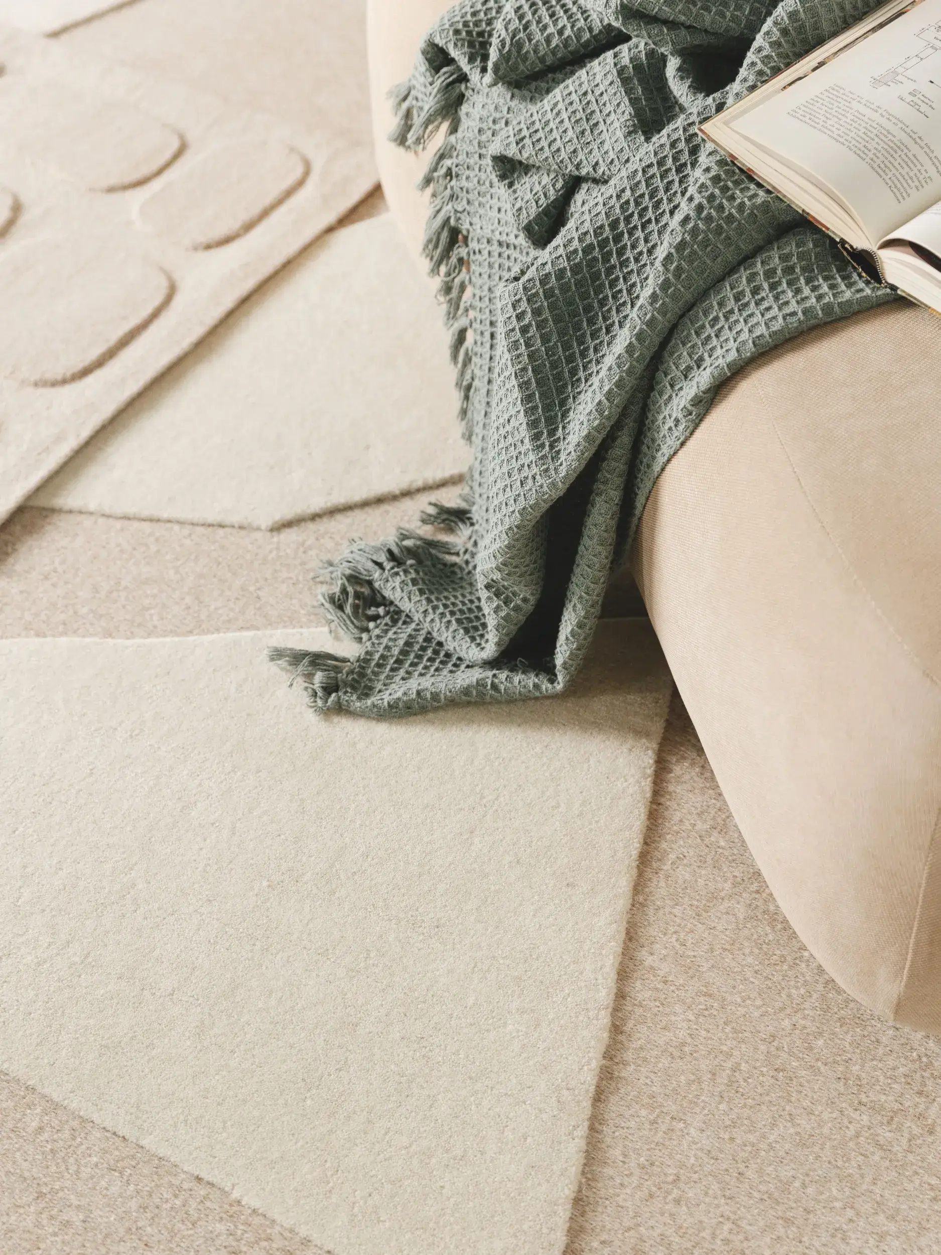 Rug made of 80% Wolle, 20% Baumwolle in Beige with a 80% Wolle, 20% Baumwolle high pile by benuta Pure