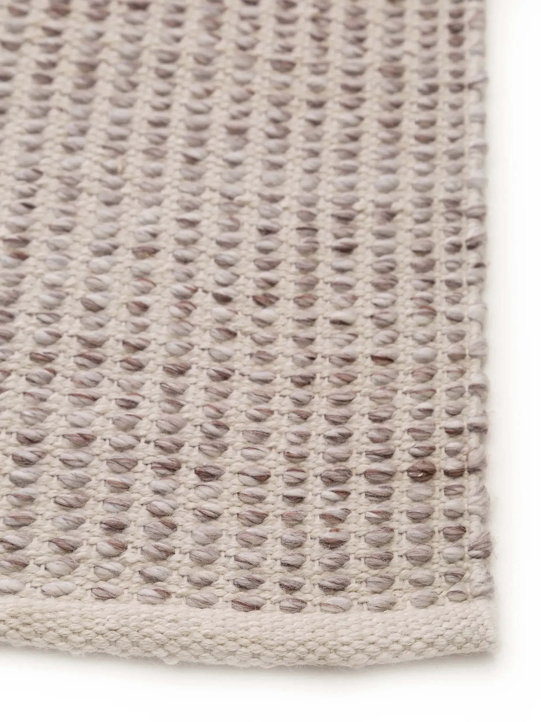 Matta av 100% Polyester (återvunnen PET) i Beige med 100% Polyester (återvunnen PET) hög lugg från benuta pure