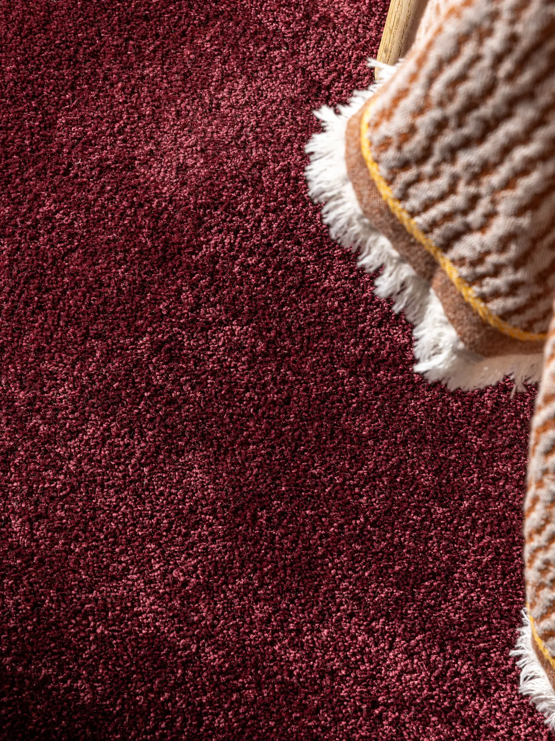 Teppe av 100% Polyester (30% recycelt) i Rot med 100% Polyester (30% recycelt) høy lugg fra benuta Nest