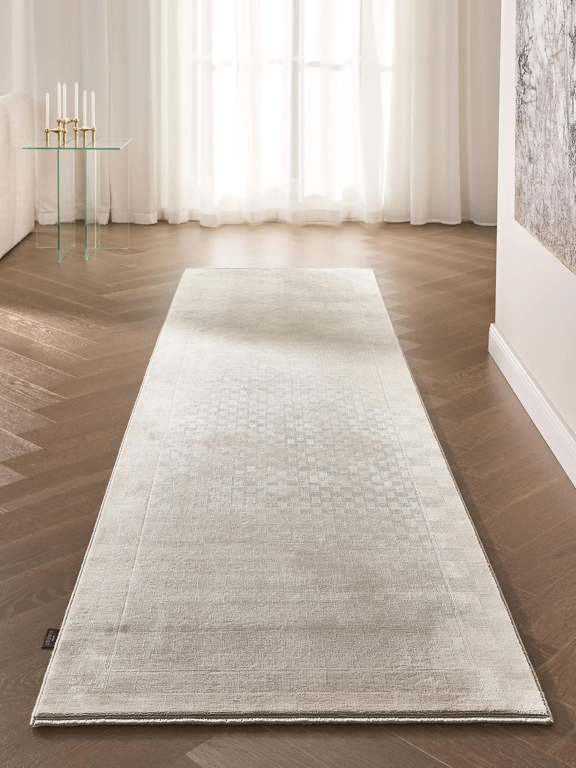 Teppich aus 60% Viskose, 40% Polyacryl (Chenille) in Beige mit 60% Viskose, 40% Polyacryl (Chenille) hohem Flor von benuta Finest