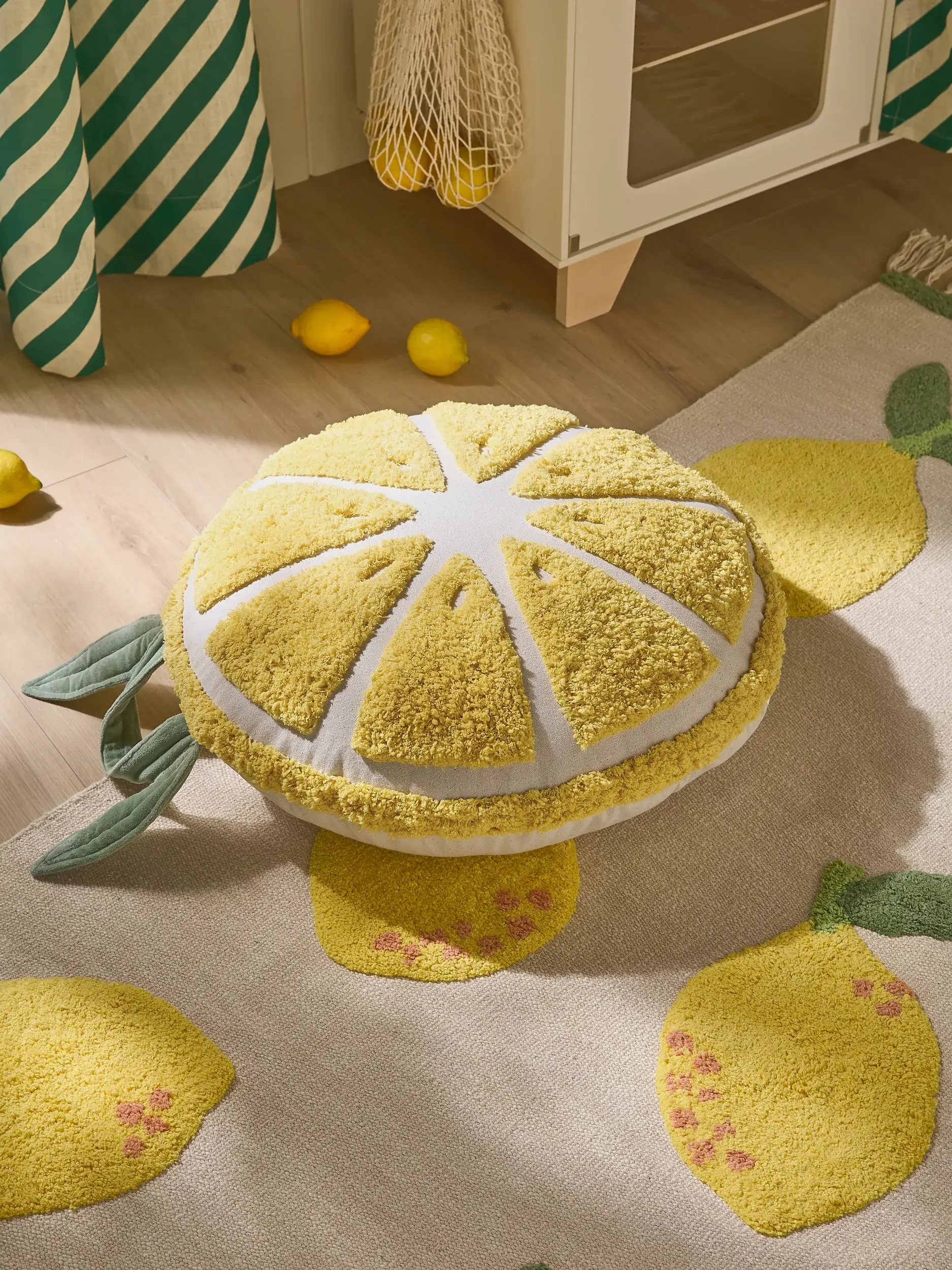 Cojín de suelo Alma Amarillo de Lytte