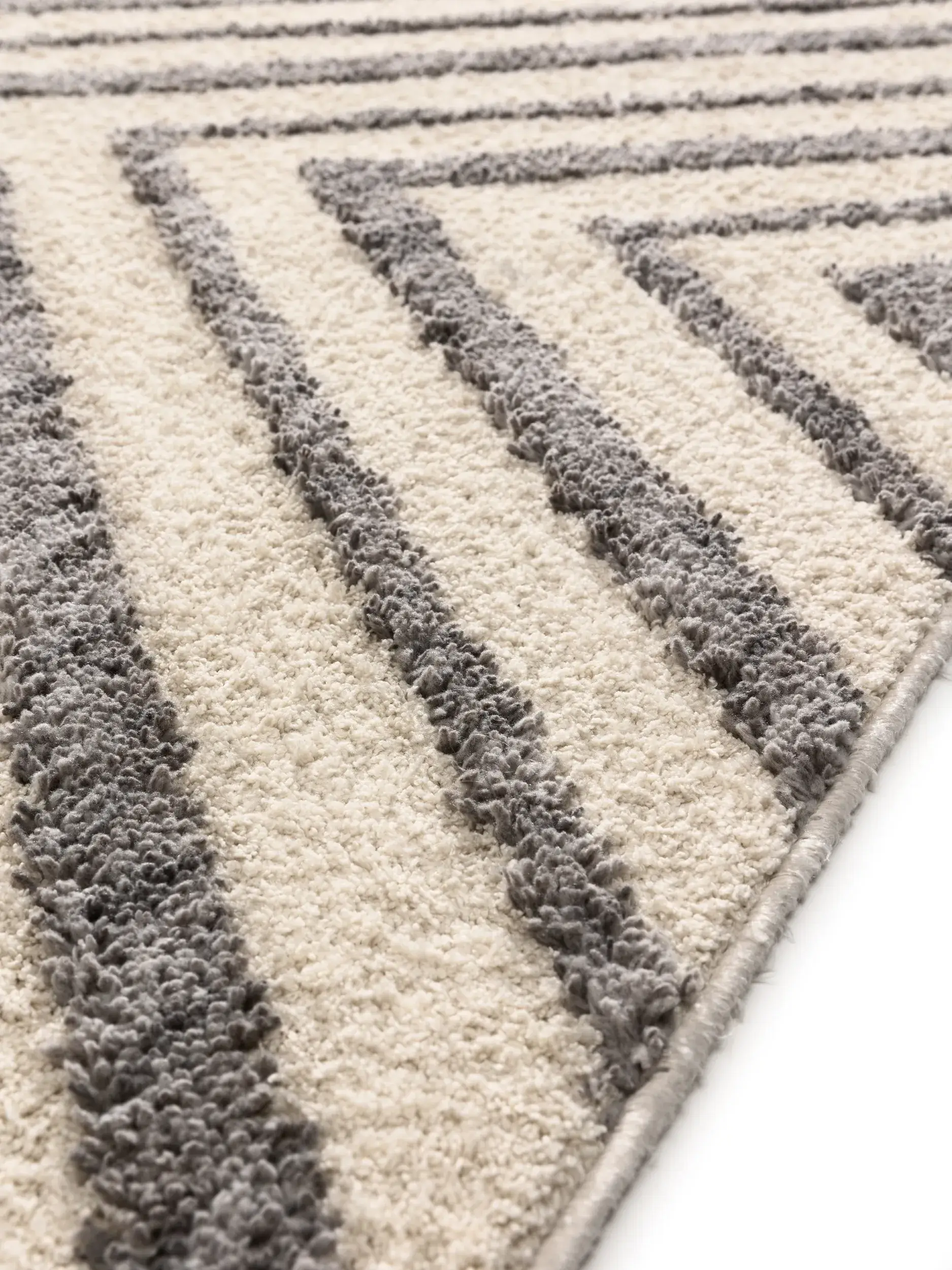 Rug made of 100% Polyester in White with a 100% Polyester high pile by benuta Pop