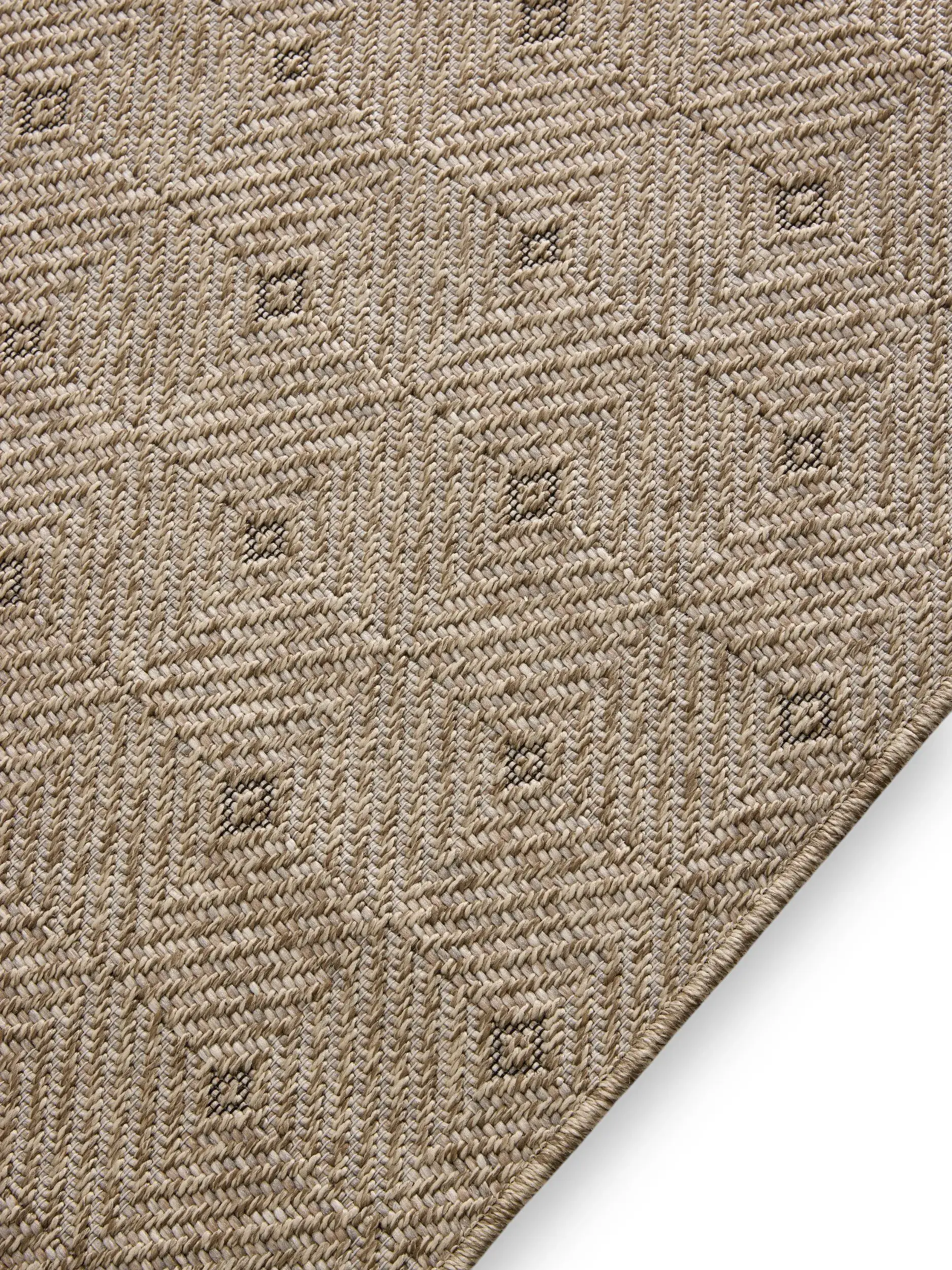 Rug made of 100% Polypropylen in Beige with a 100% Polypropylen high pile by benuta Nest