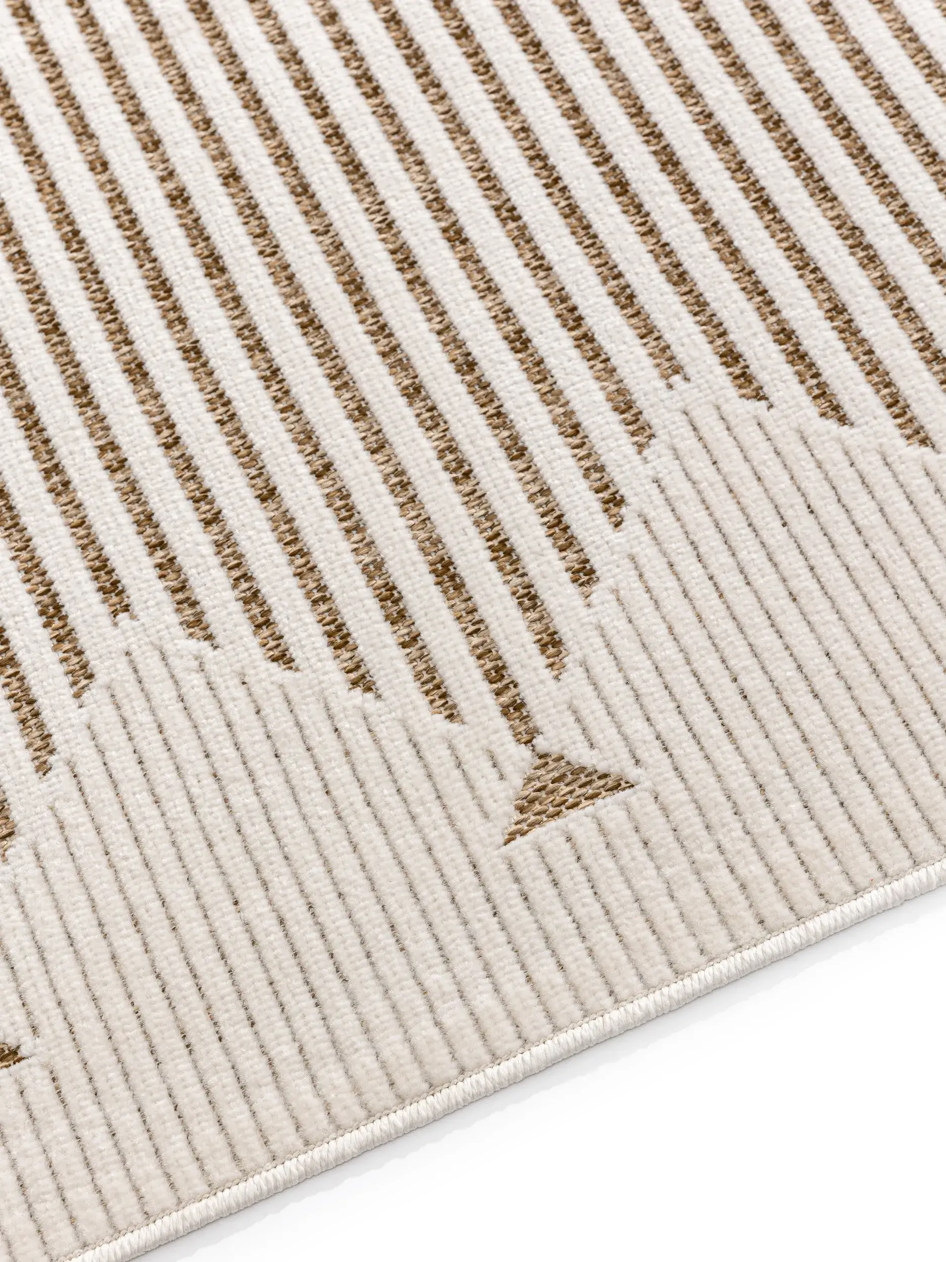 Rug made of 100% Polypropylen in White with a 100% Polypropylen high pile by benuta Basic