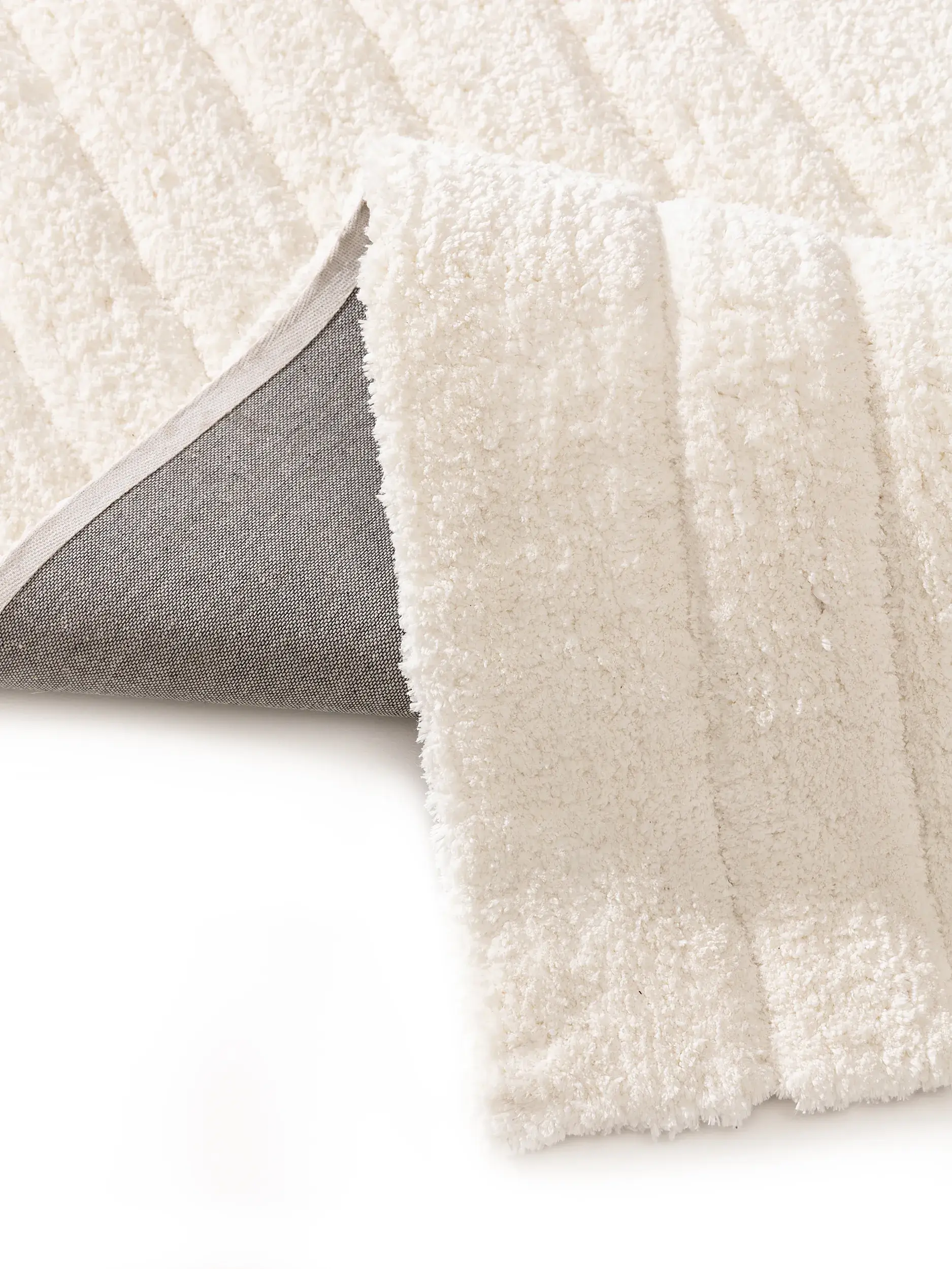 Teppich aus 100% Polyester in Beige mit 100% Polyester hohem Flor von benuta Nest