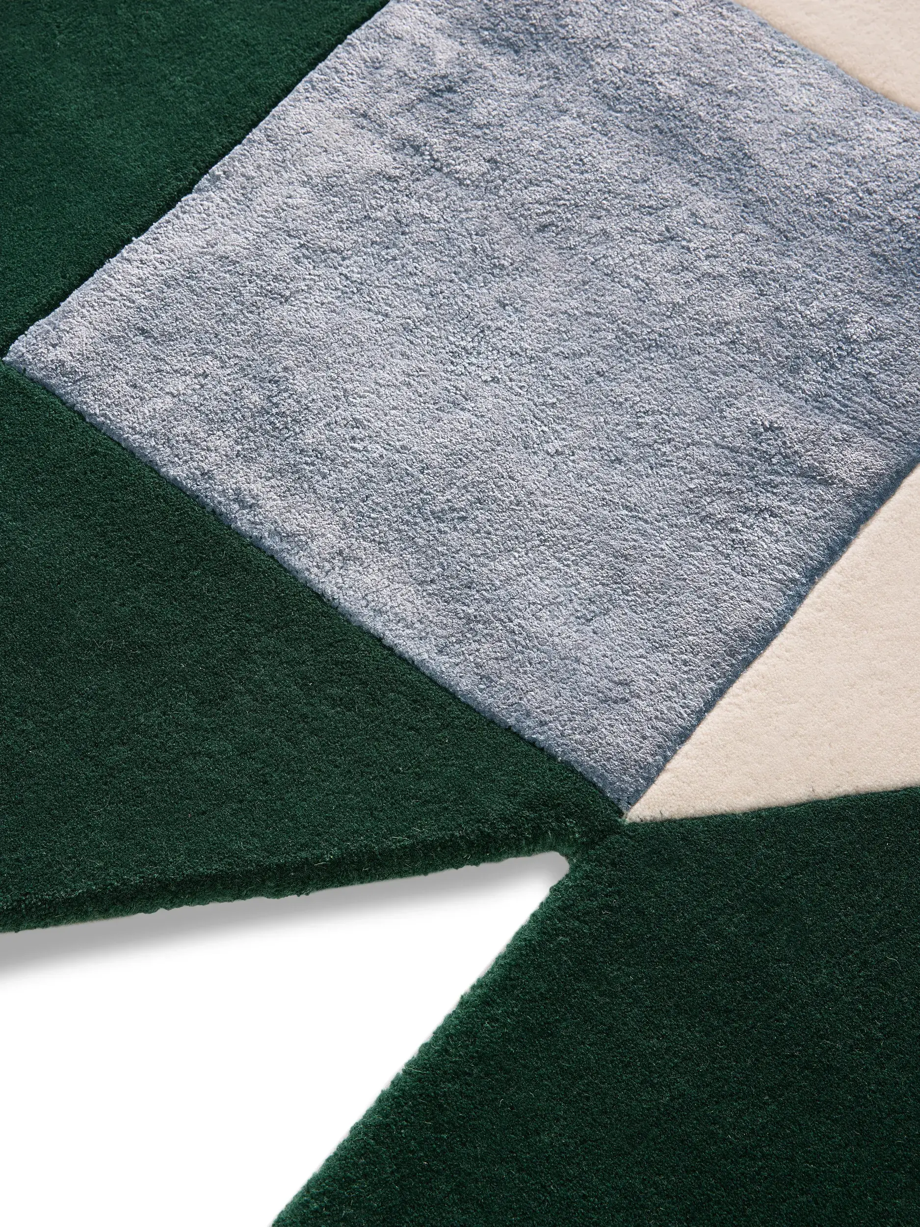 Rug made of 70% Wool, 30% Lyocell (Tencel™) in Multicolour with a 70% Wool, 30% Lyocell (Tencel™) high pile by benuta Finest