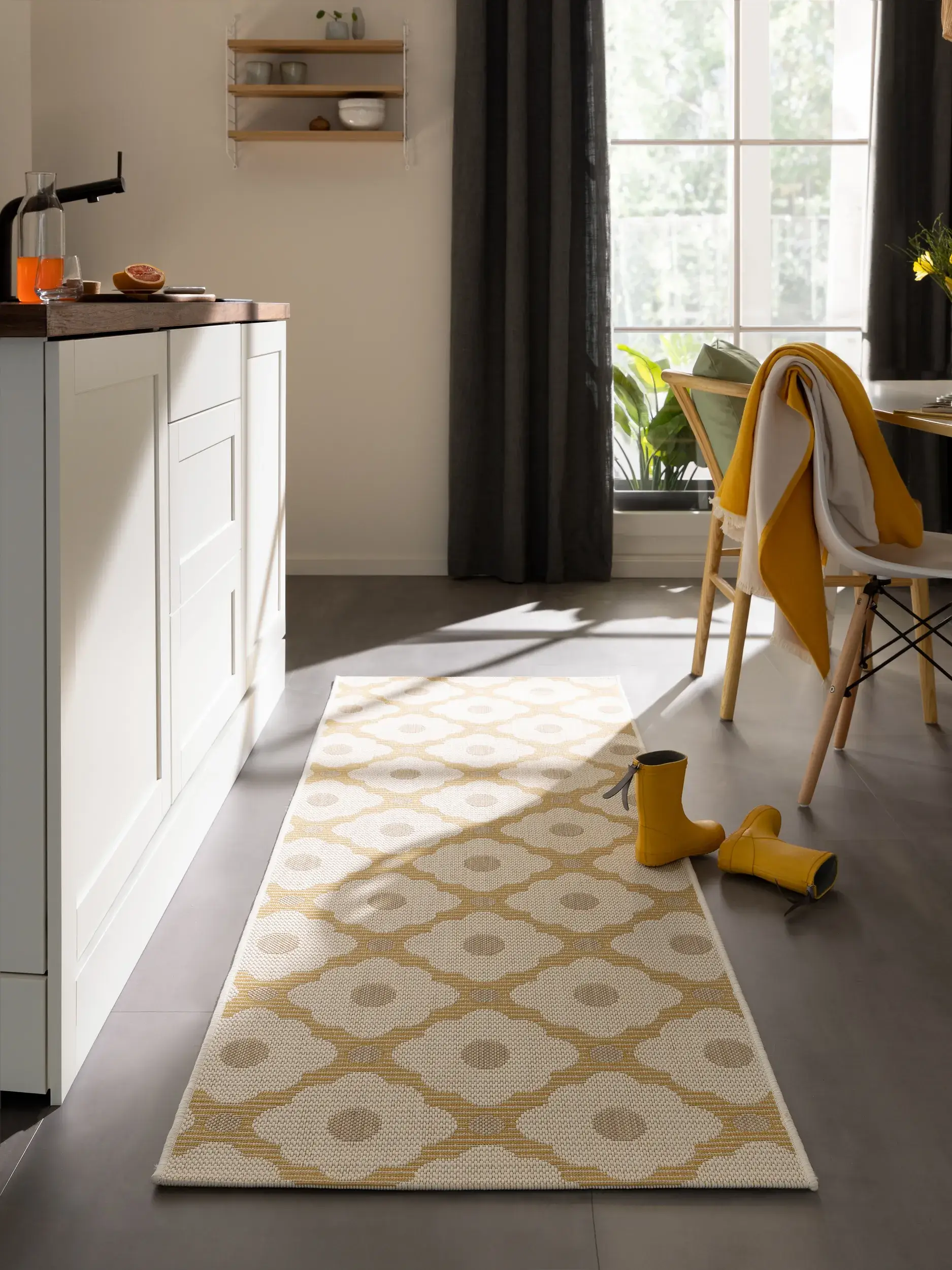 Teppich aus 100% Polyester (recyceltes PET) in Gelb mit 100% Polyester (recyceltes PET) hohem Flor von benuta Nest
